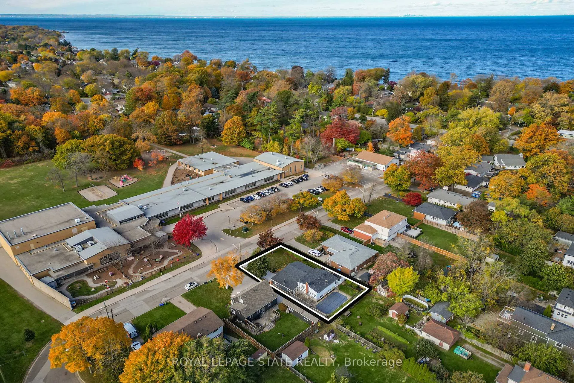 Photo 25 of 15 Grand Avenue, Grimsby, Grimsby Beach — HOMEH