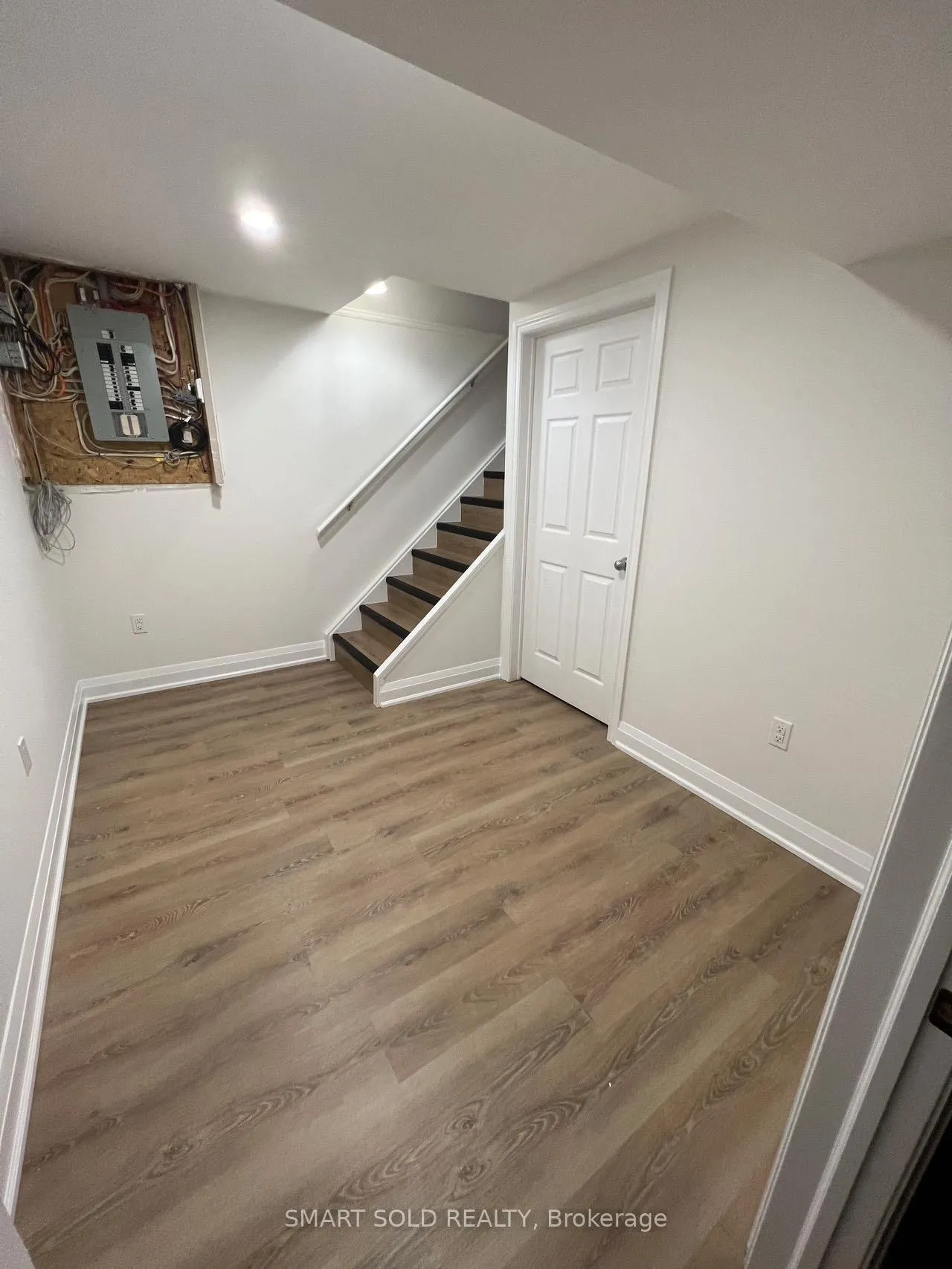 Photo 4 of Unit BSMT, 697 Eramosa Crescent, Pickering, Amberlea — HOMEH