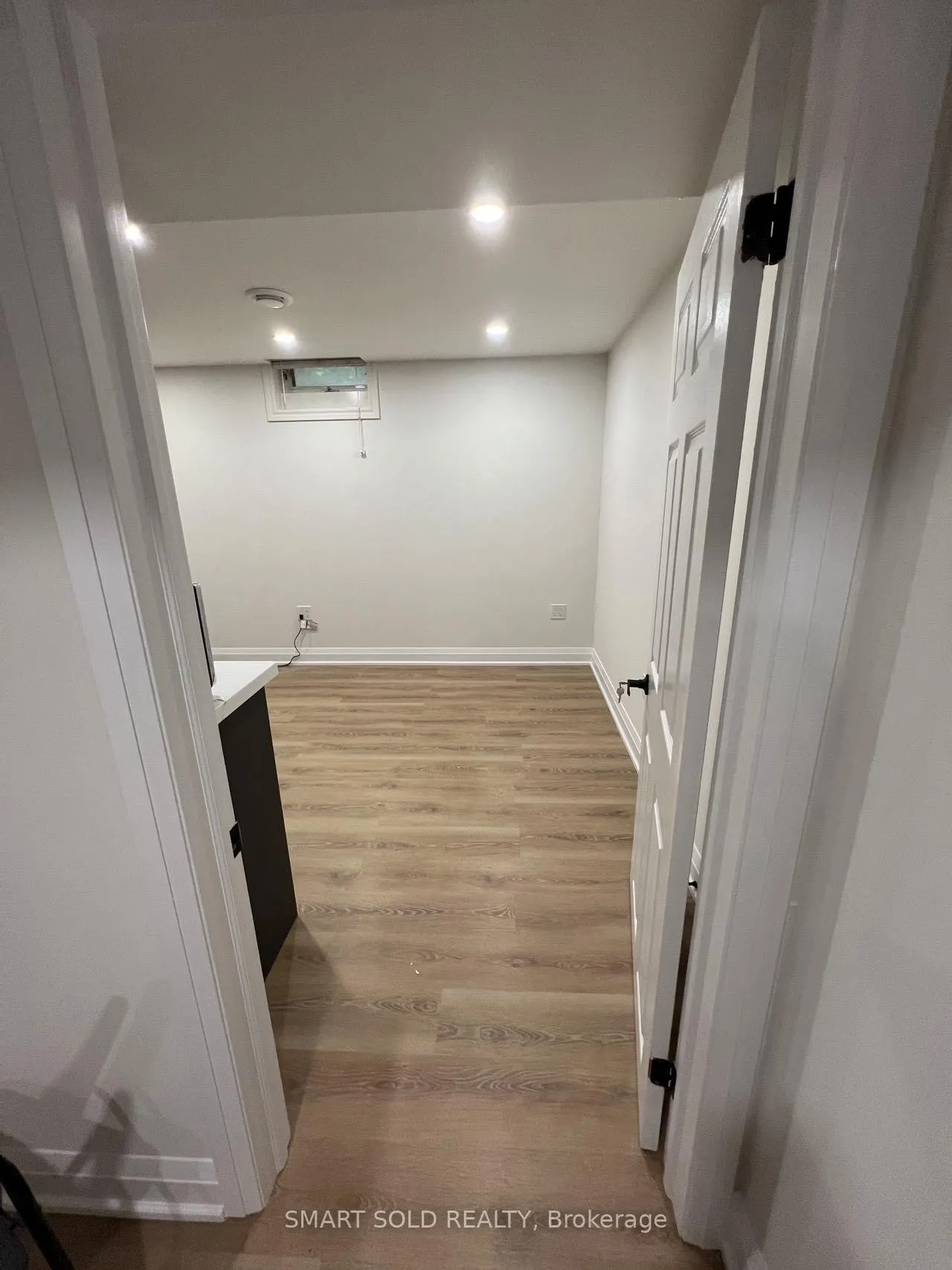 Photo 5 of Unit BSMT, 697 Eramosa Crescent, Pickering, Amberlea — HOMEH
