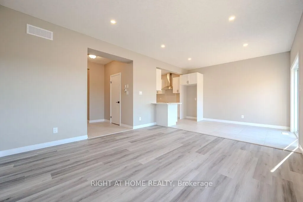 Photo 8 of 423 Woolwich Street, Waterloo — HOMEH