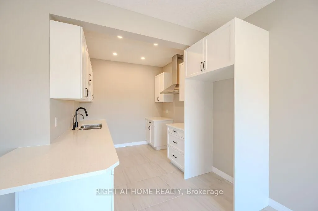 Photo 15 of 423 Woolwich Street, Waterloo — HOMEH