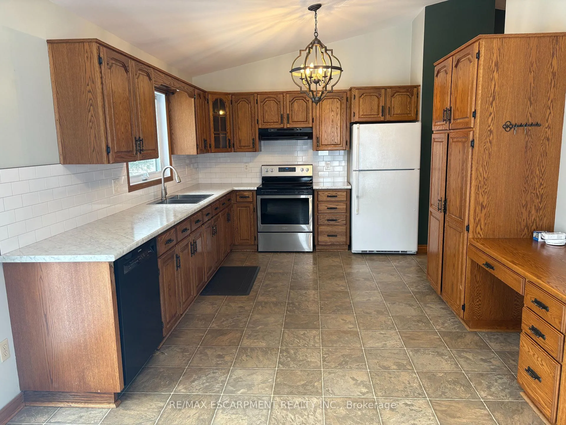 Photo 7 of 37 Carter Road, Haldimand — HOMEH