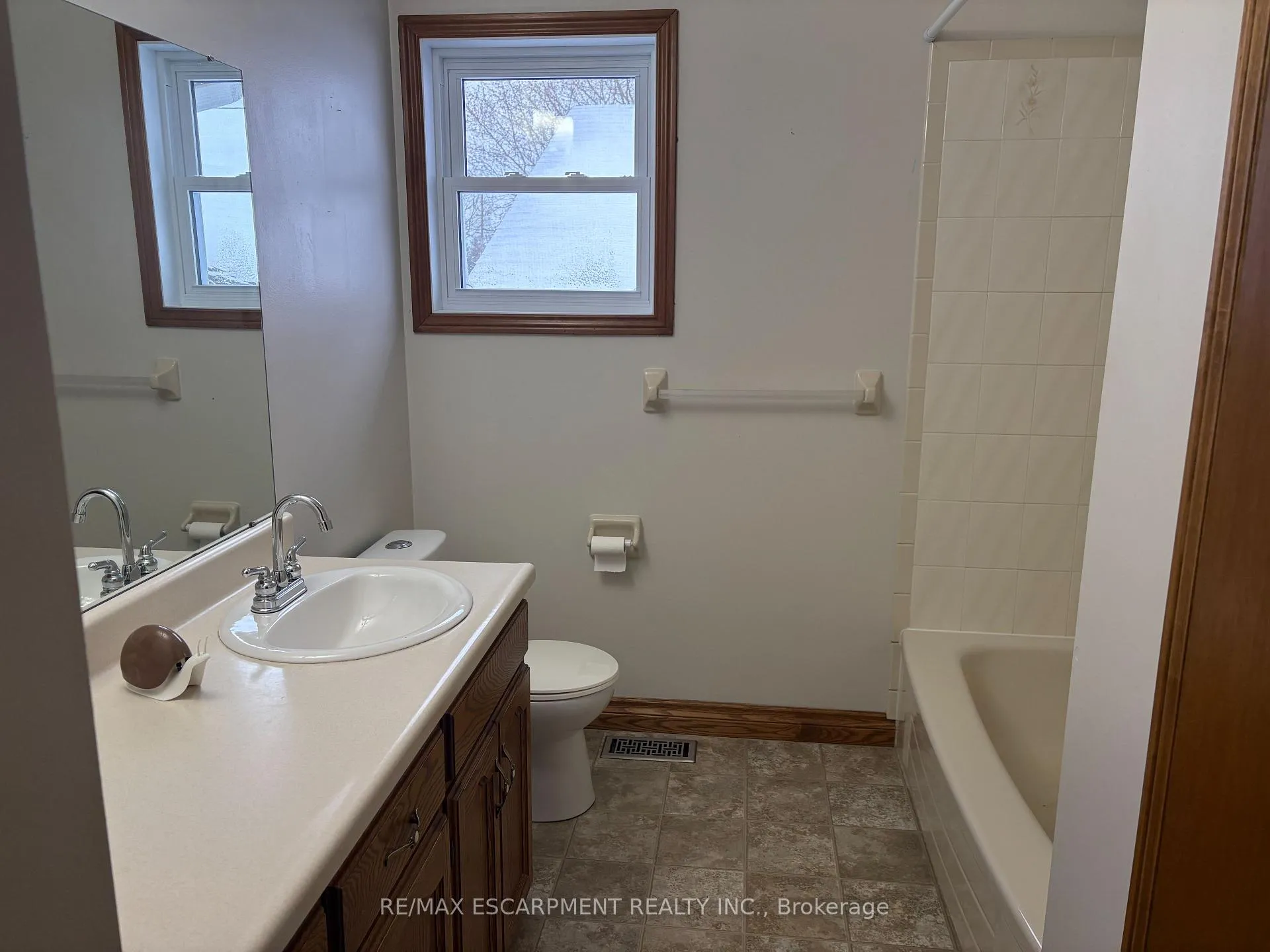 Photo 13 of 37 Carter Road, Haldimand — HOMEH