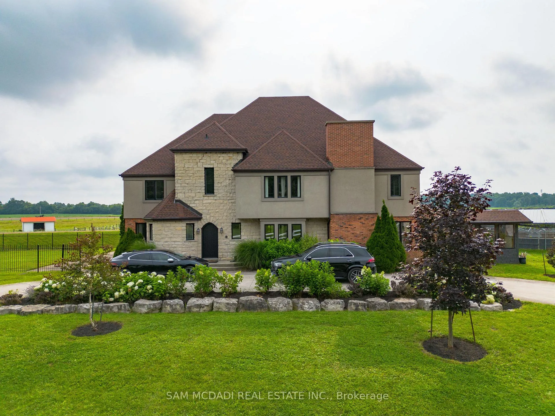 Photo 2 of 1046 6 Concession Road W, Hamilton, Rural Flamborough — HOMEH
