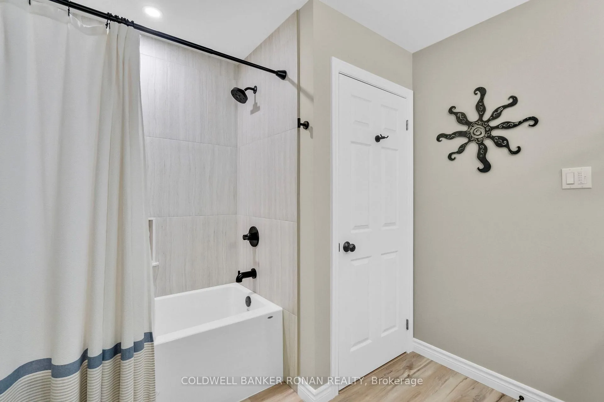 Photo 25 of 9 McCague Court, New Tecumseth, Rural New Tecumseth — HOMEH