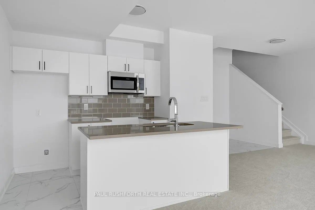 Photo 9 of 1027 Silhouette Private, Ottawa, Barrhaven - Cedargrove/Fraserdale — HOMEH