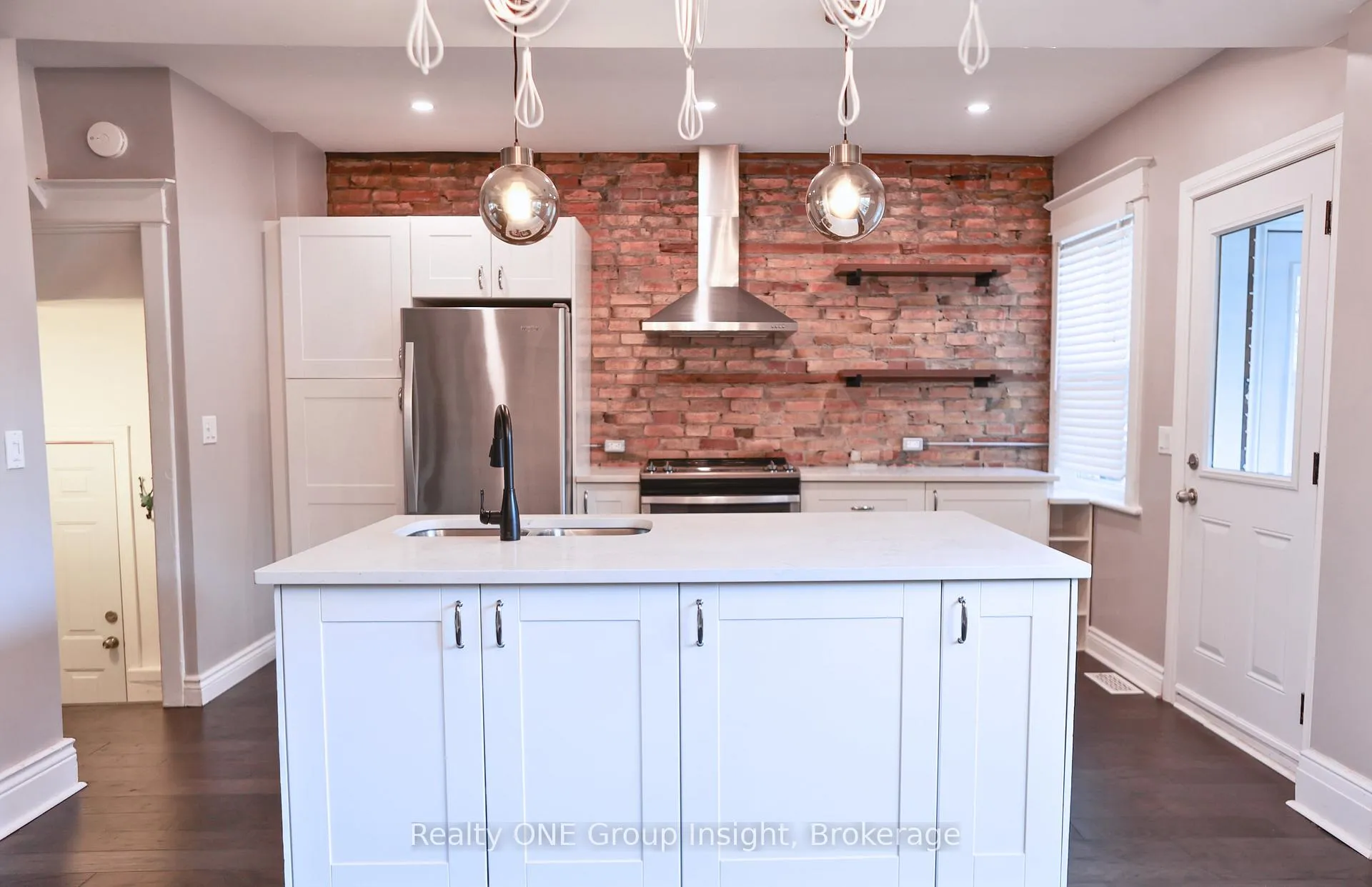 Photo 2 of 451 King William Street, Hamilton, Landsdale — HOMEH