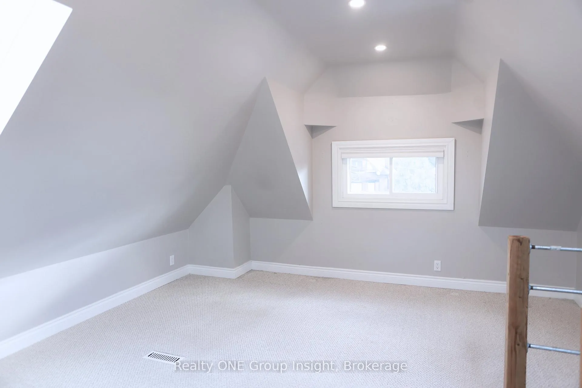 Photo 12 of 451 King William Street, Hamilton, Landsdale — HOMEH