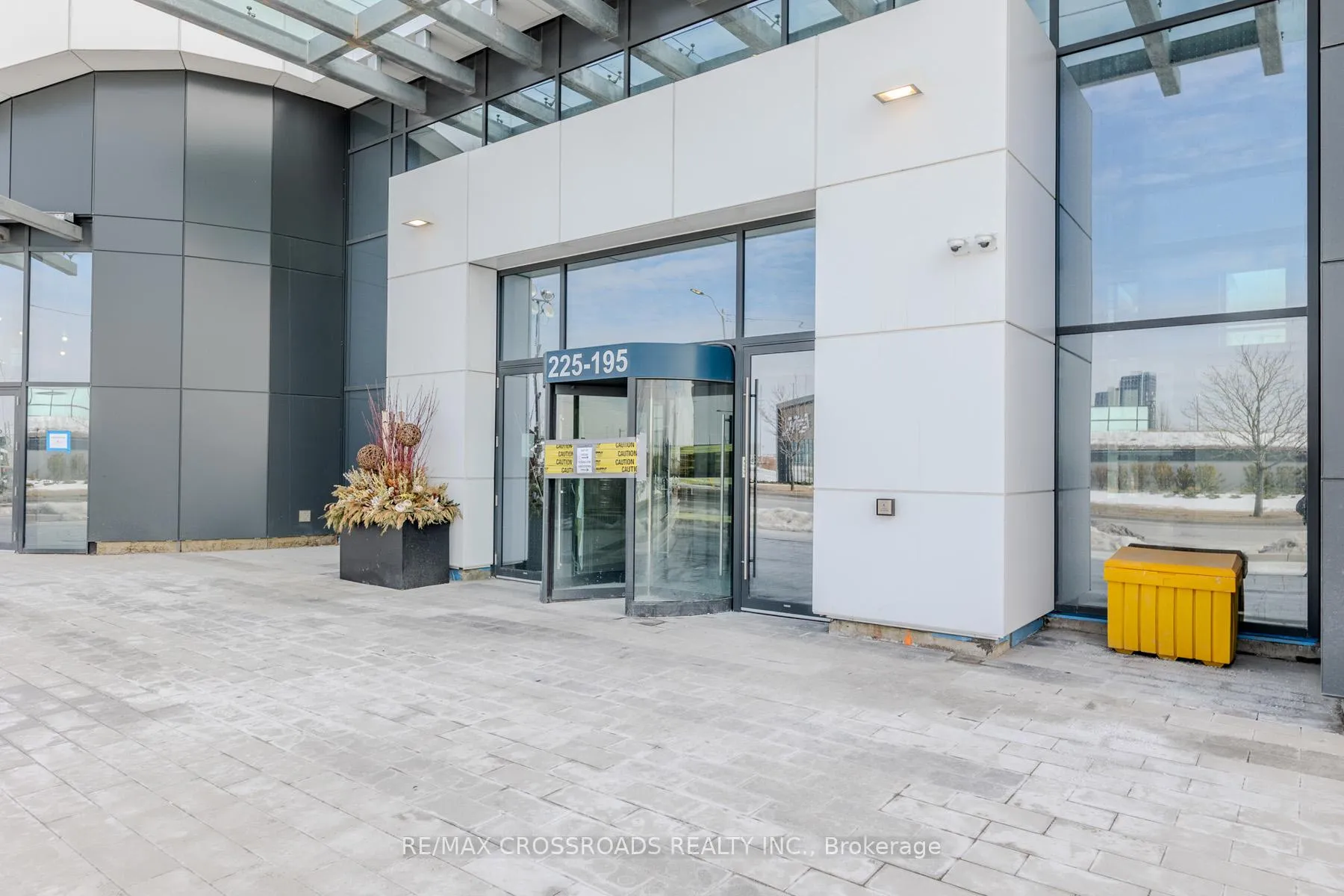 Photo 2 of Unit 2003, 225 Commerce Street, Vaughan, Vaughan Corporate Centre — HOMEH