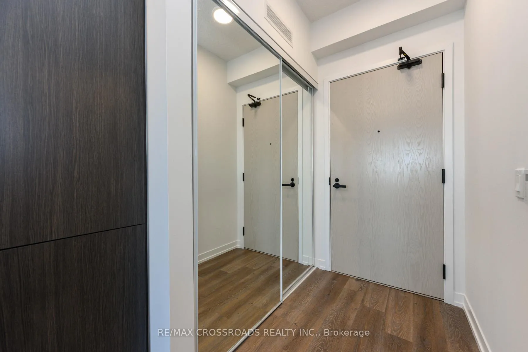 Photo 4 of Unit 2003, 225 Commerce Street, Vaughan, Vaughan Corporate Centre — HOMEH