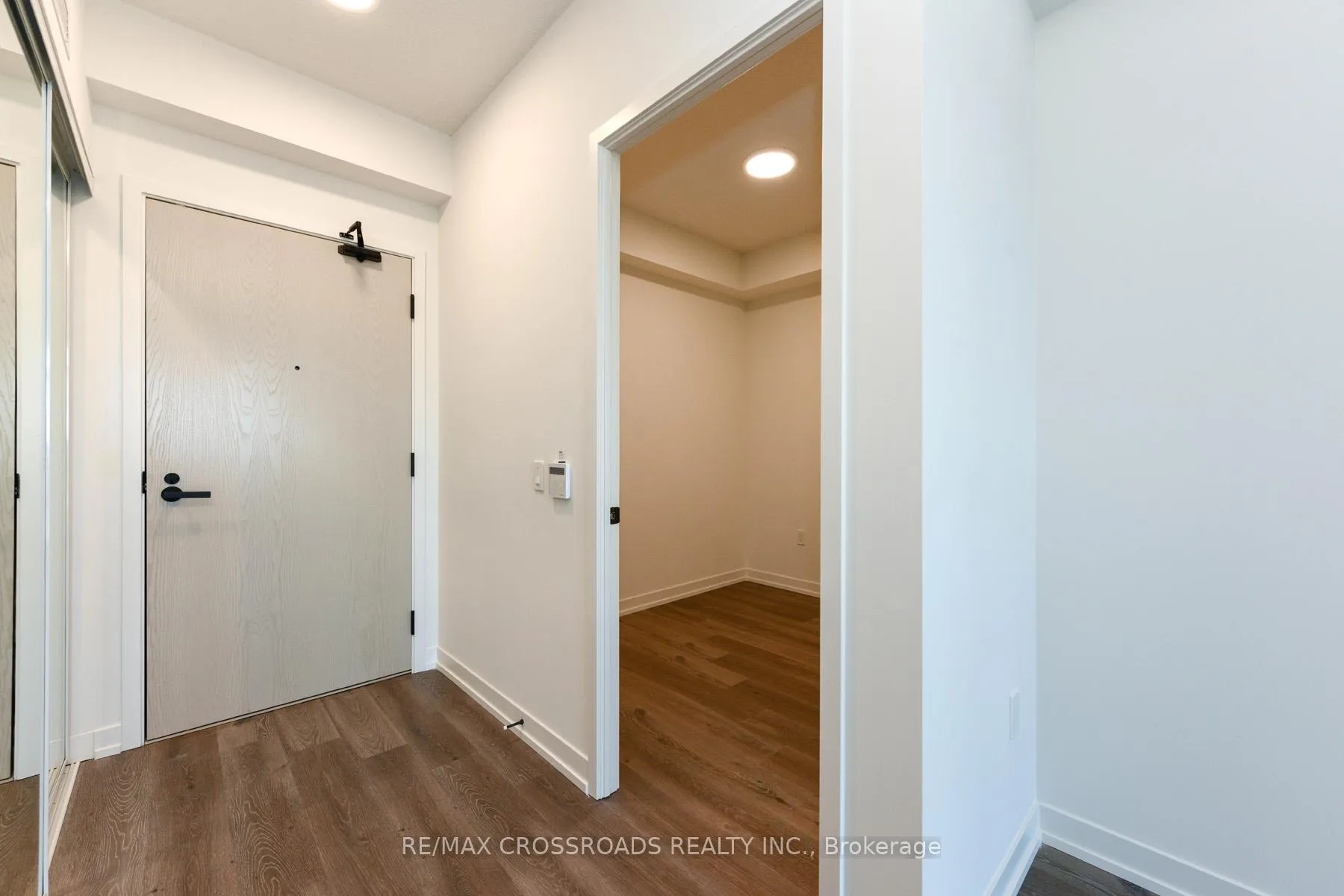 Photo 5 of Unit 2003, 225 Commerce Street, Vaughan, Vaughan Corporate Centre — HOMEH
