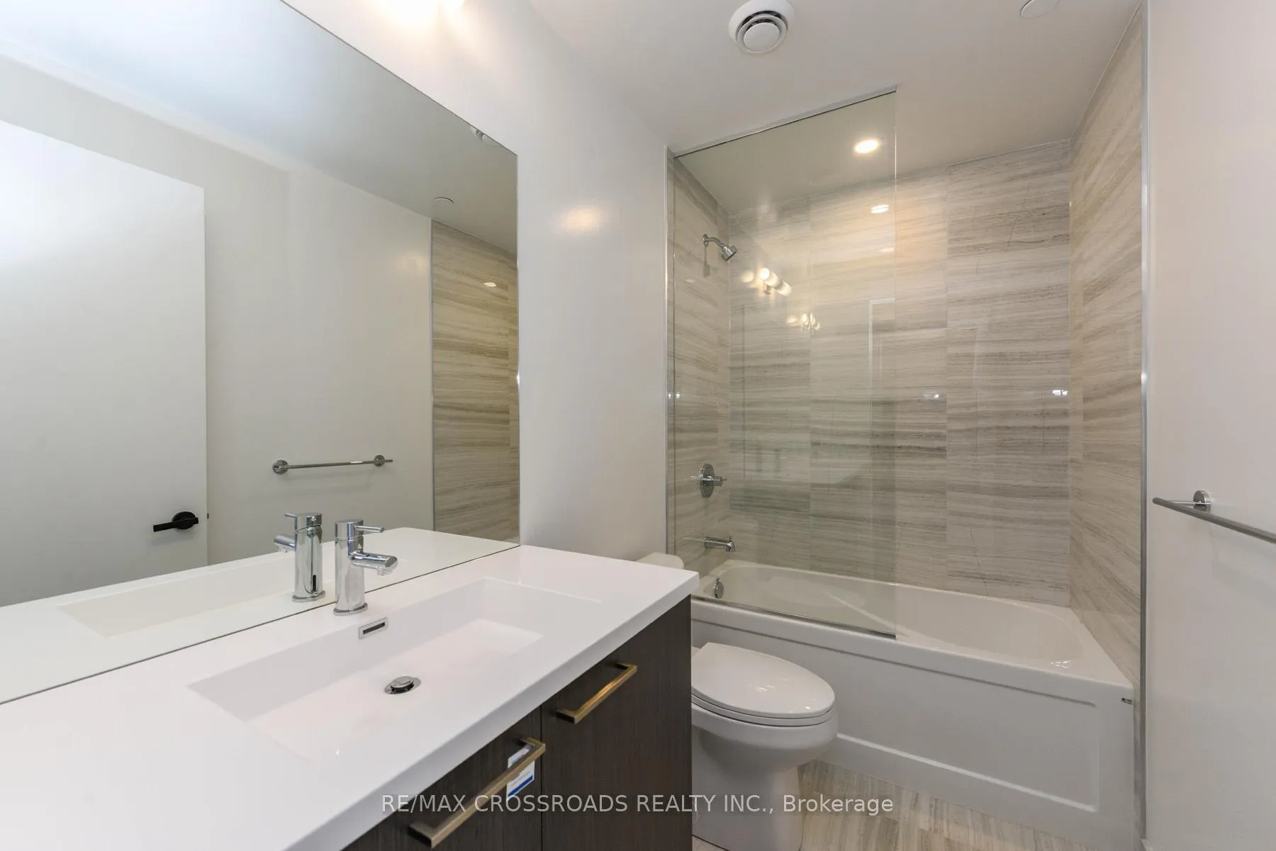 Photo 15 of Unit 2003, 225 Commerce Street, Vaughan, Vaughan Corporate Centre — HOMEH