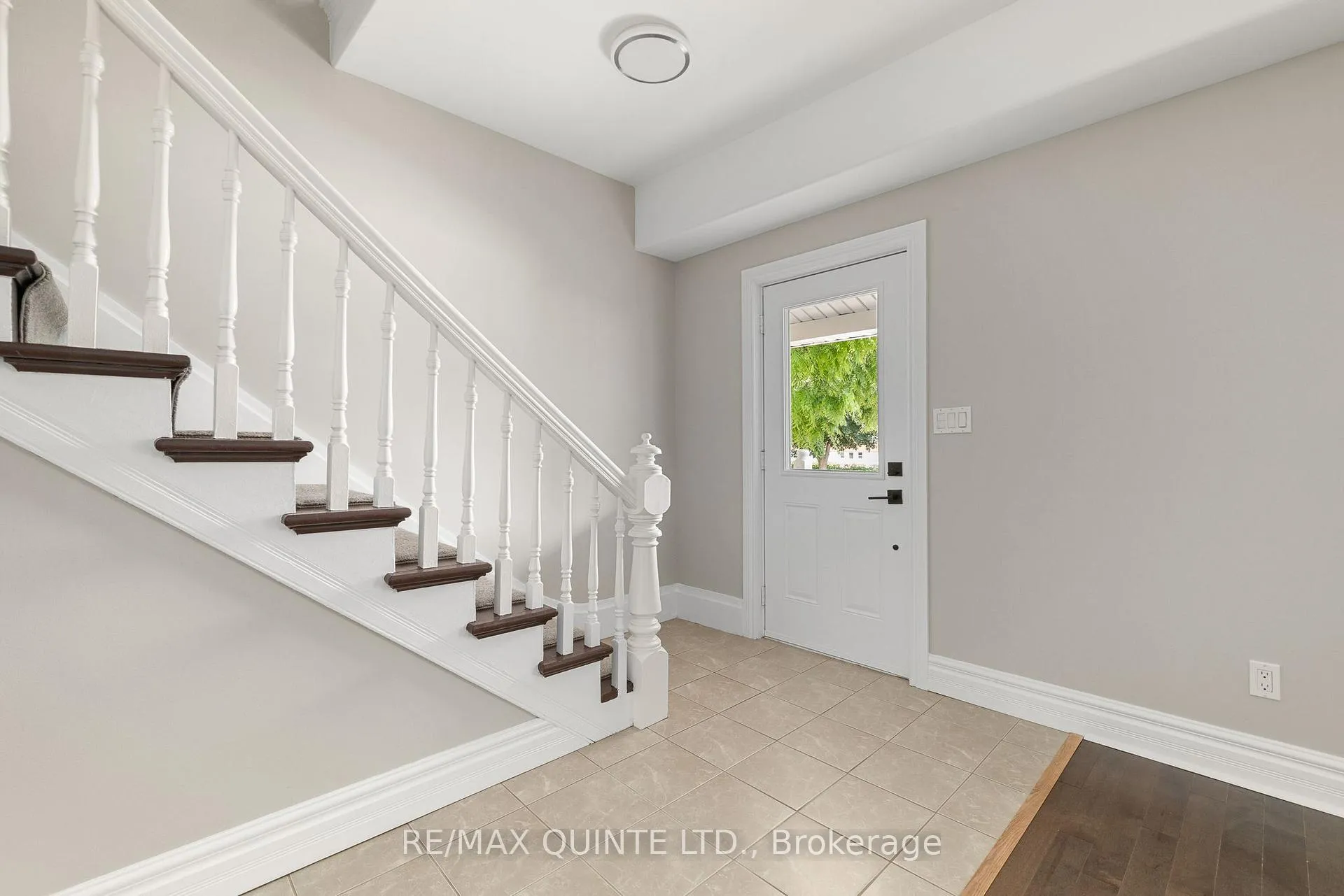 Photo 3 of 14 Elm Street, Prince Edward County, Picton — HOMEH