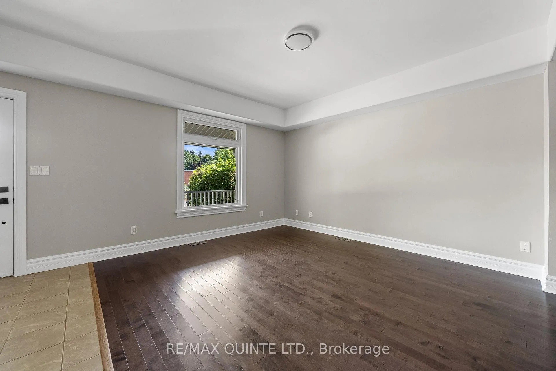 Photo 5 of 14 Elm Street, Prince Edward County, Picton — HOMEH