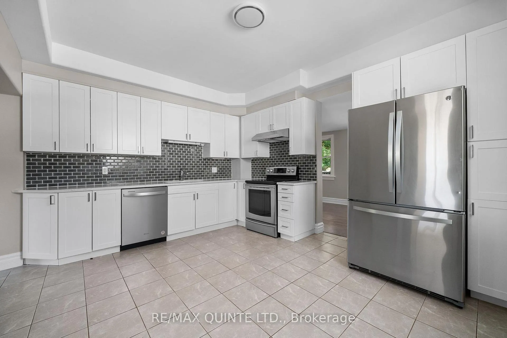 Photo 10 of 14 Elm Street, Prince Edward County, Picton — HOMEH