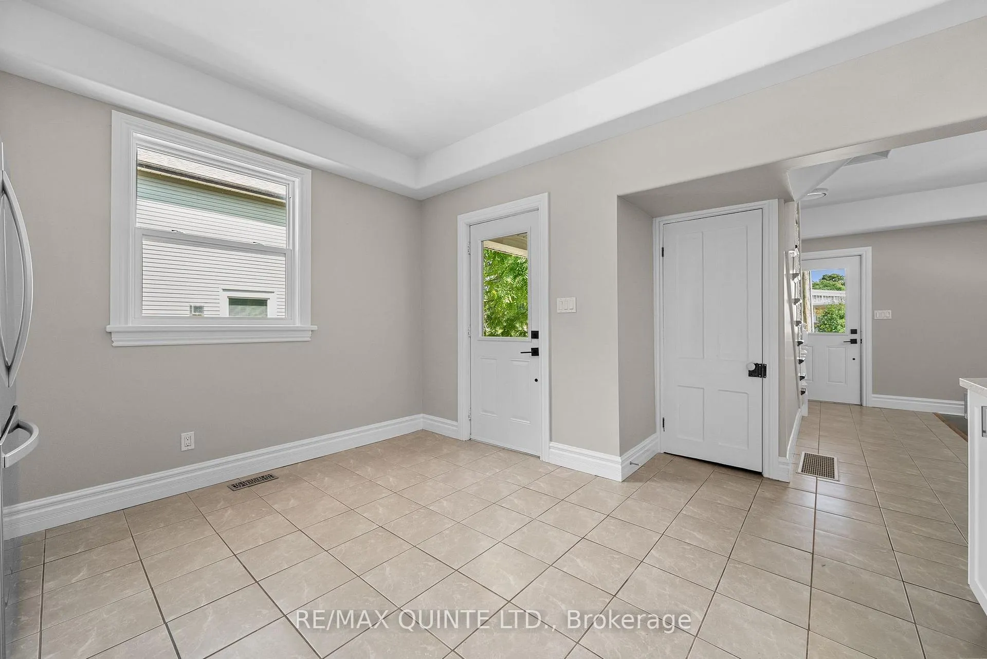 Photo 11 of 14 Elm Street, Prince Edward County, Picton — HOMEH
