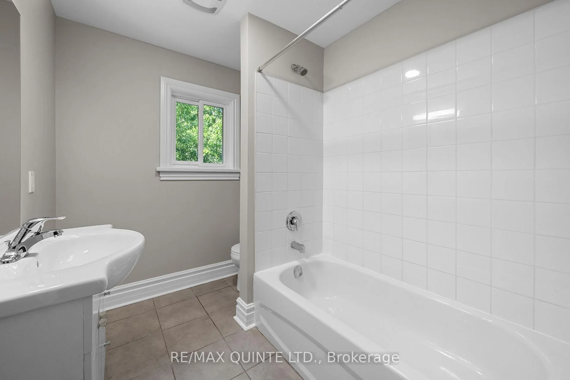 Photo 23 of 14 Elm Street, Prince Edward County, Picton — HOMEH