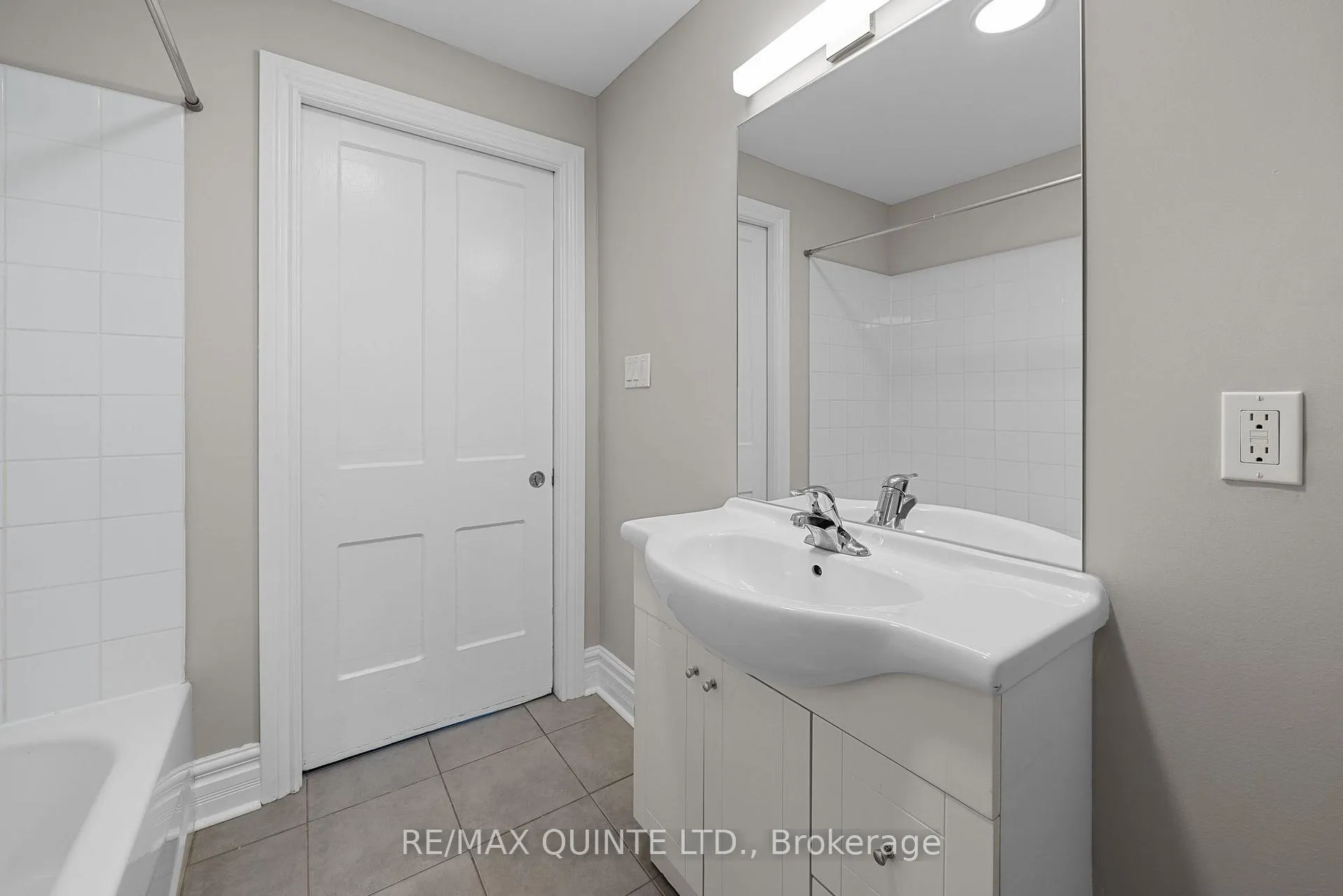 Photo 24 of 14 Elm Street, Prince Edward County, Picton — HOMEH