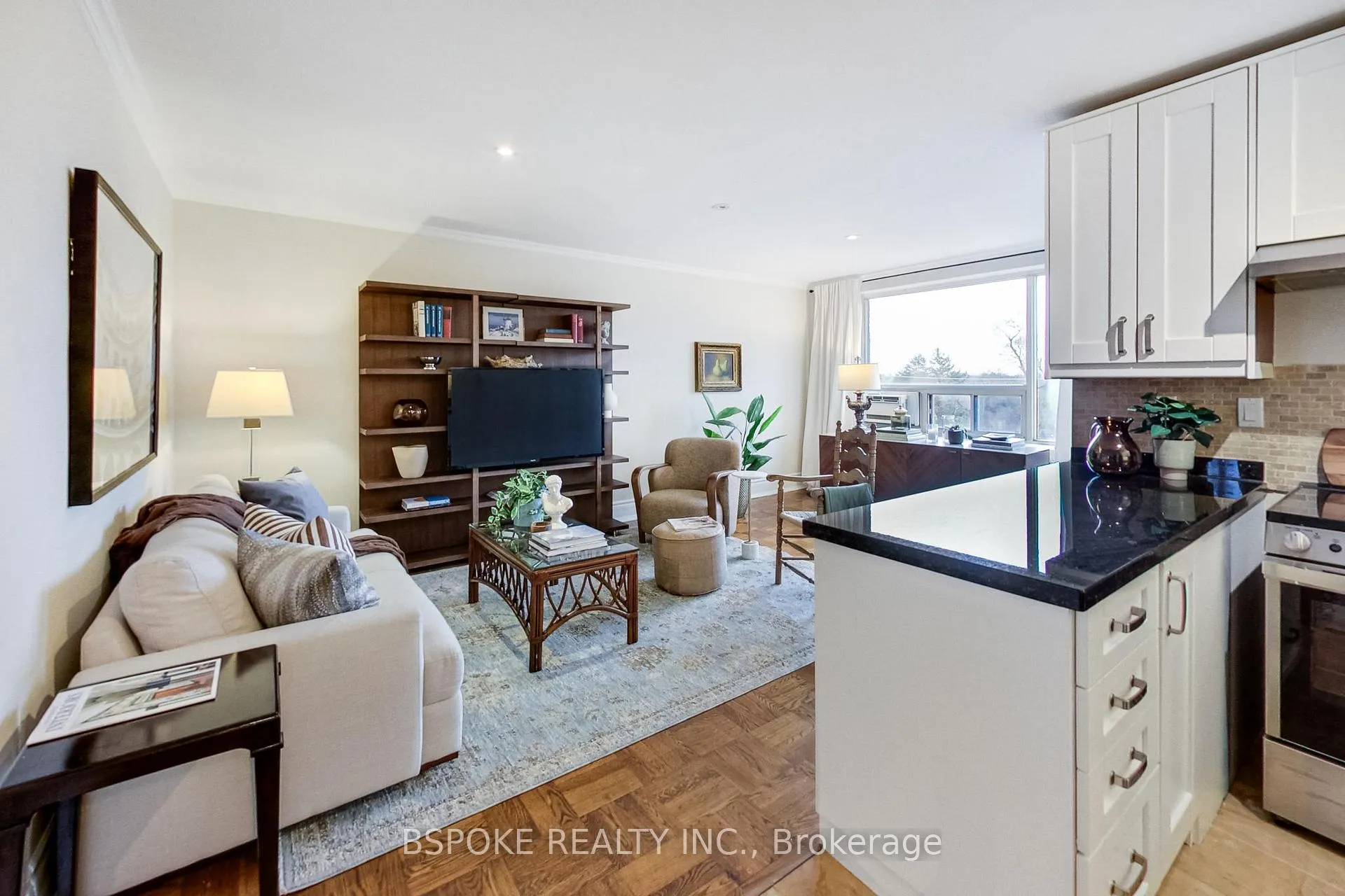 Front of Unit 405, 2550 Bathurst Street N