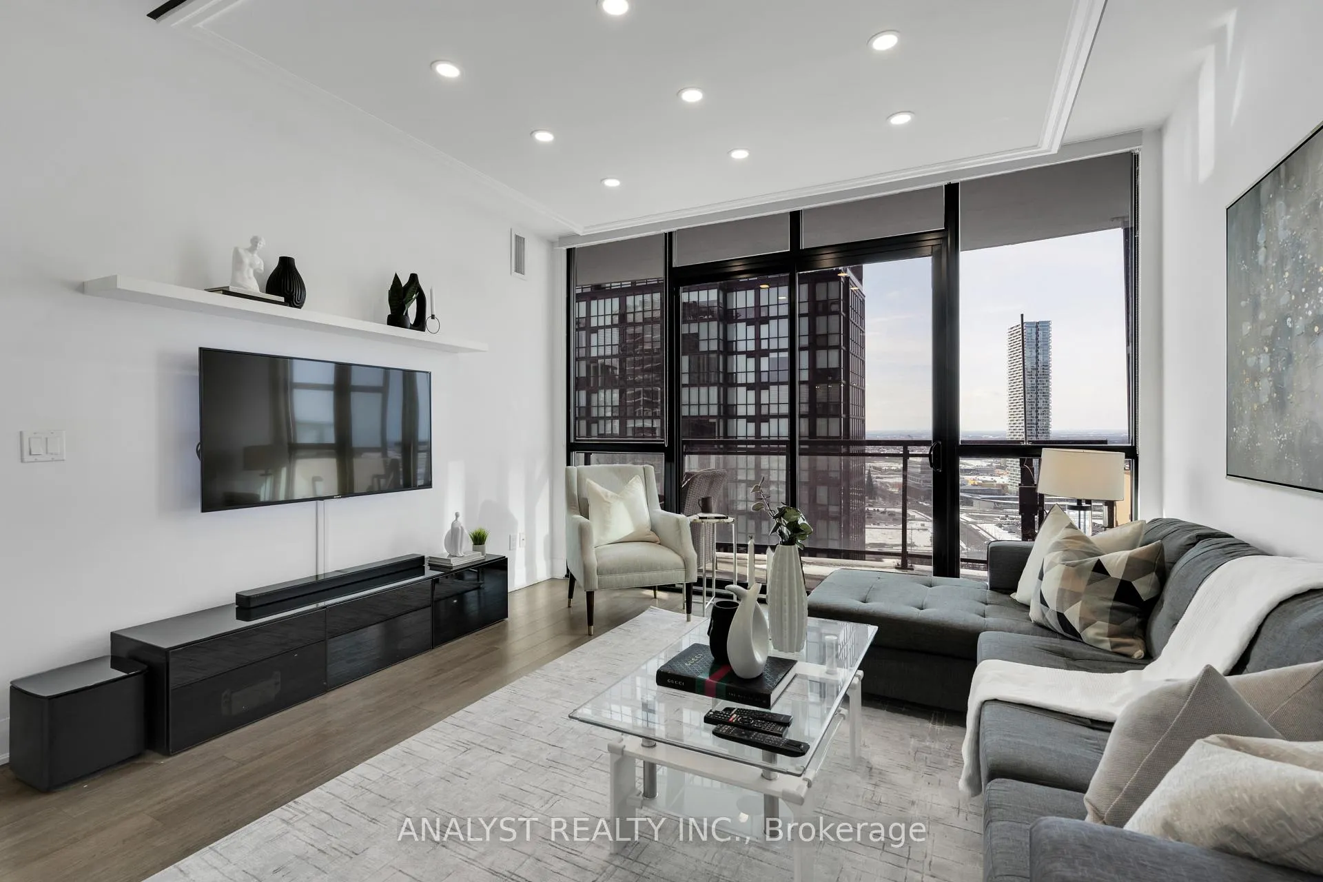 Photo 2 of Unit 2105, 2900 Highway 7, Vaughan, Concord — HOMEH