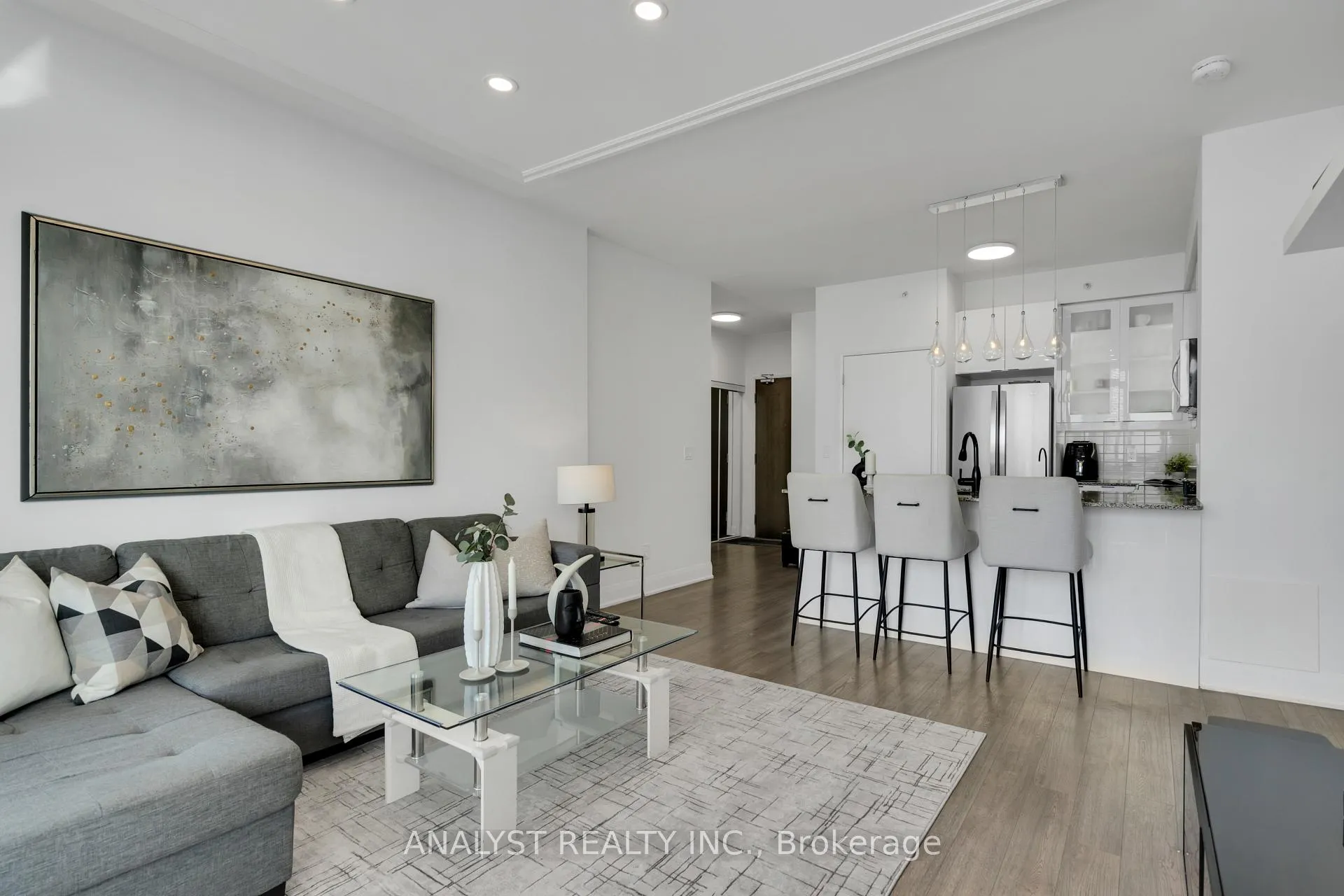 Photo 4 of Unit 2105, 2900 Highway 7, Vaughan, Concord — HOMEH