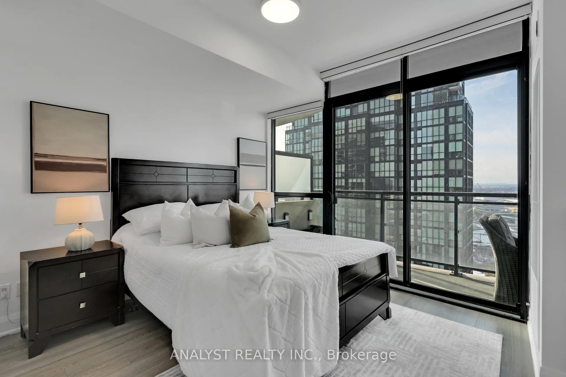 Photo 9 of Unit 2105, 2900 Highway 7, Vaughan, Concord — HOMEH