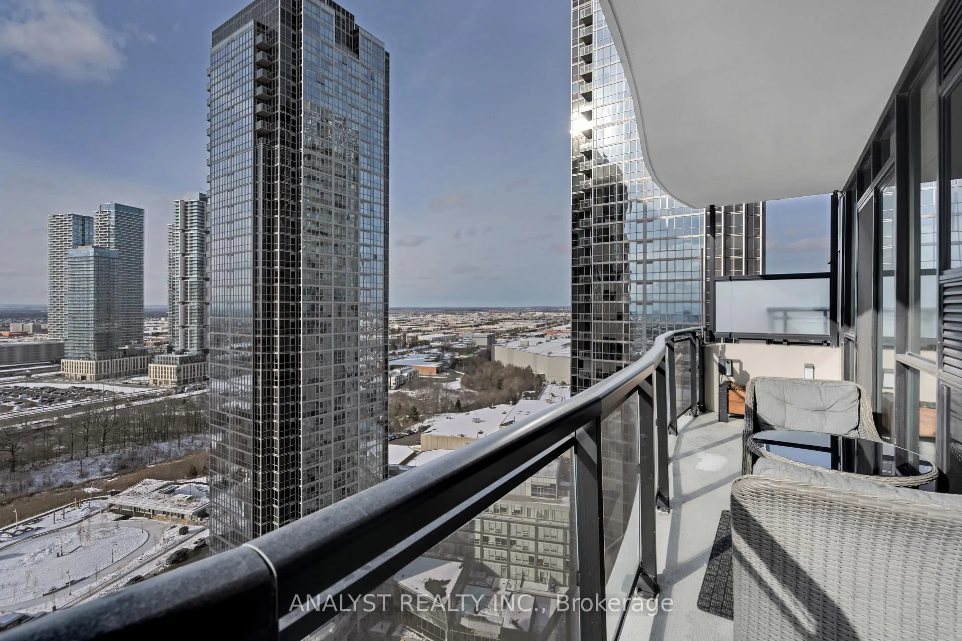 Photo 14 of Unit 2105, 2900 Highway 7, Vaughan, Concord — HOMEH