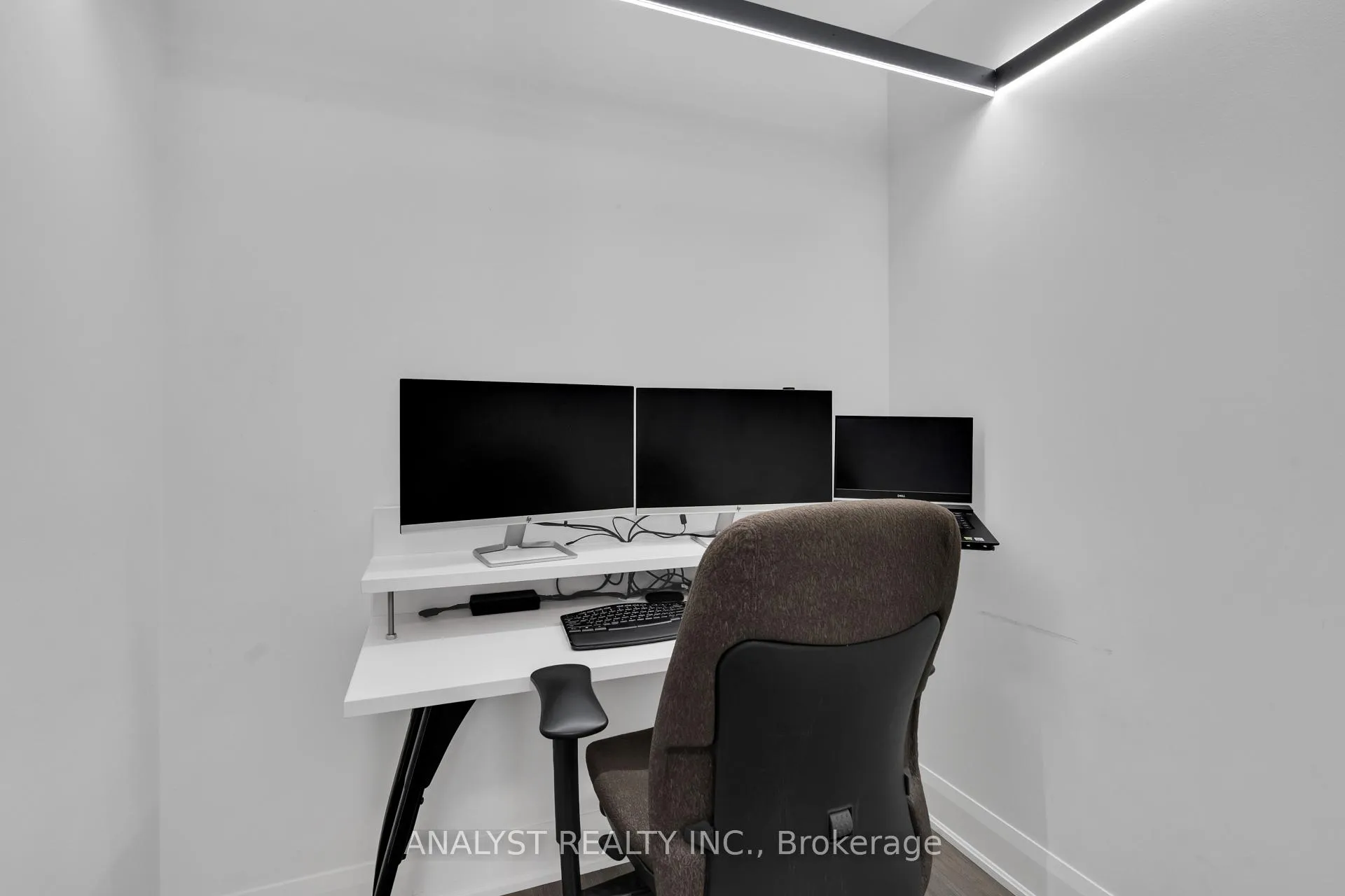 Photo 16 of Unit 2105, 2900 Highway 7, Vaughan, Concord — HOMEH