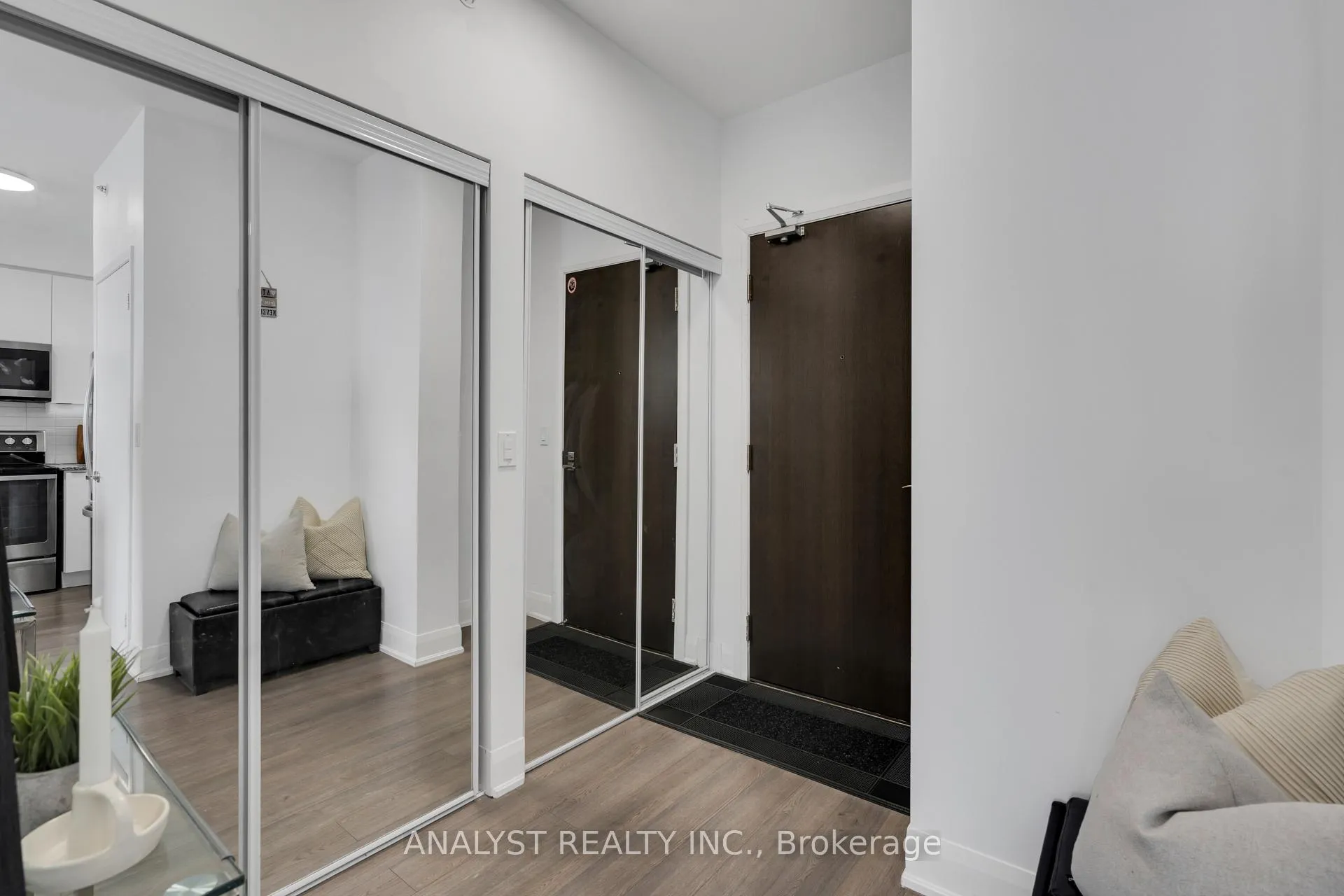 Photo 20 of Unit 2105, 2900 Highway 7, Vaughan, Concord — HOMEH