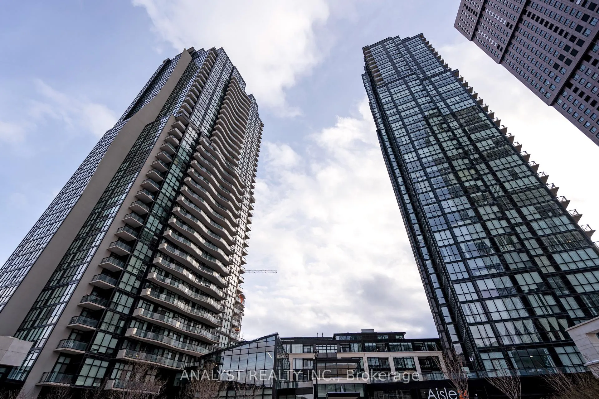 Photo 24 of Unit 2105, 2900 Highway 7, Vaughan, Concord — HOMEH