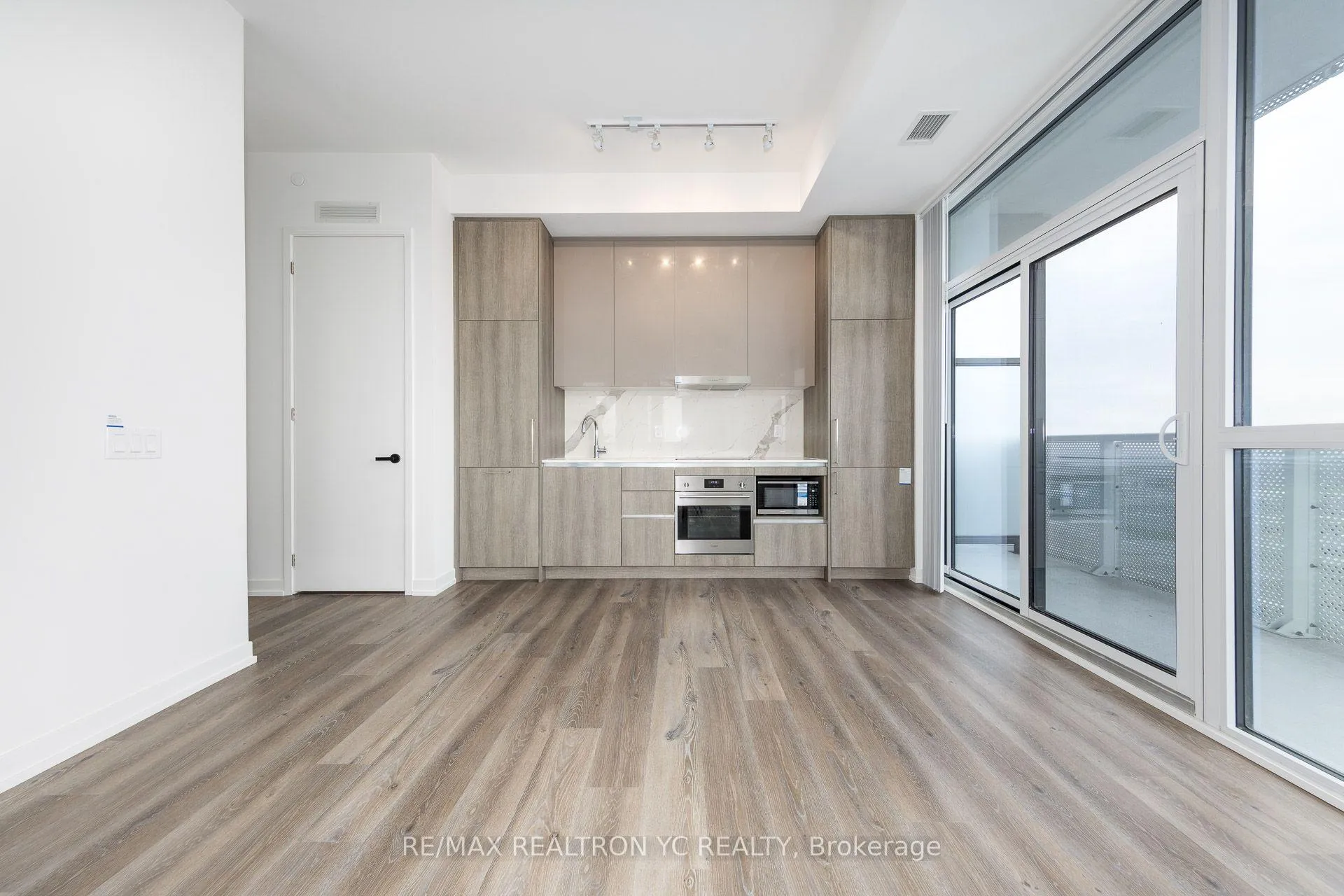 Photo 3 of Unit 4709, 225 Commerce Street, Vaughan, Vaughan Corporate Centre — HOMEH
