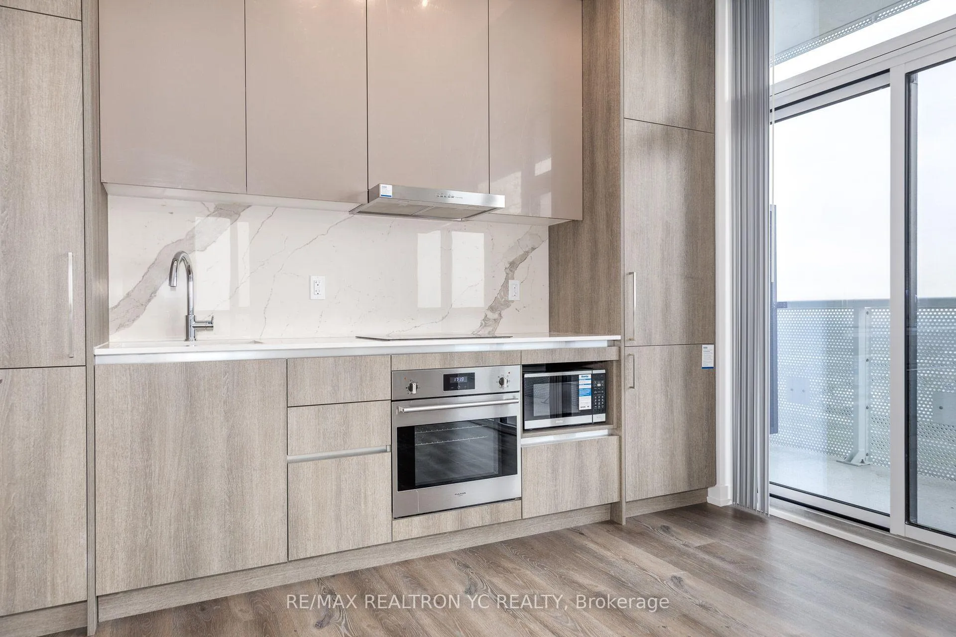Photo 5 of Unit 4709, 225 Commerce Street, Vaughan, Vaughan Corporate Centre — HOMEH