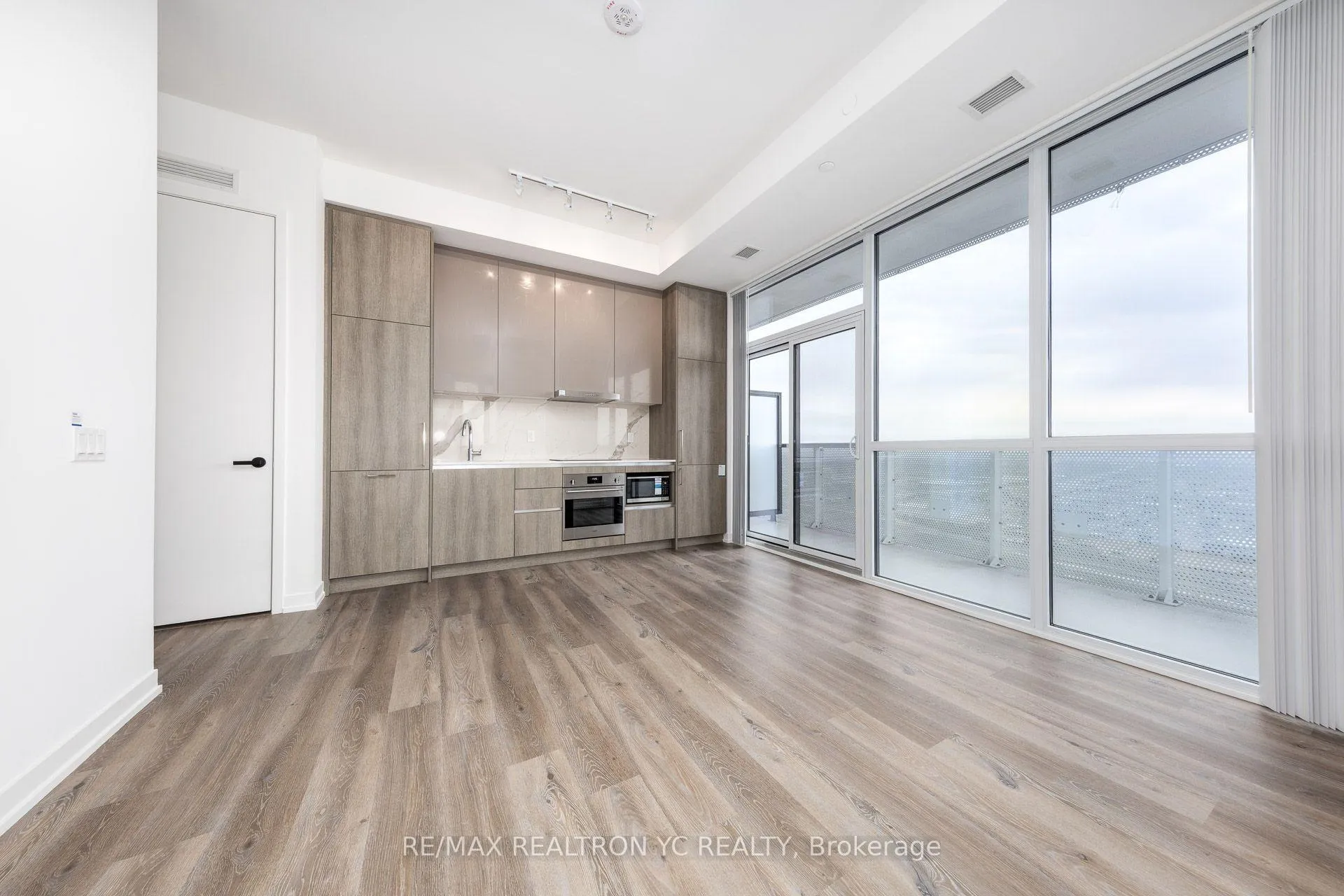 Photo 6 of Unit 4709, 225 Commerce Street, Vaughan, Vaughan Corporate Centre — HOMEH