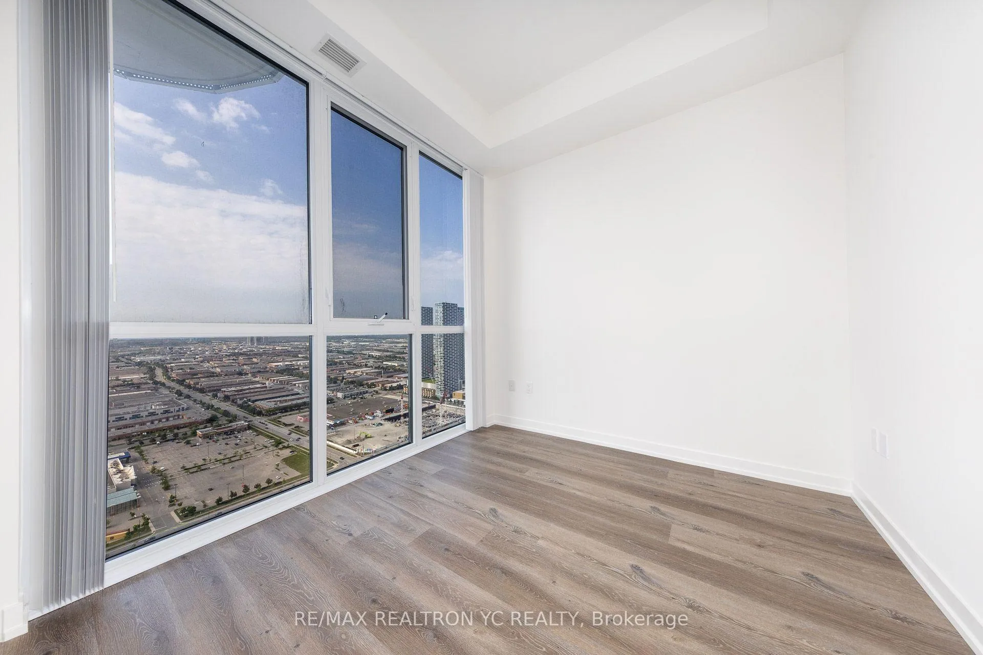 Photo 7 of Unit 4709, 225 Commerce Street, Vaughan, Vaughan Corporate Centre — HOMEH