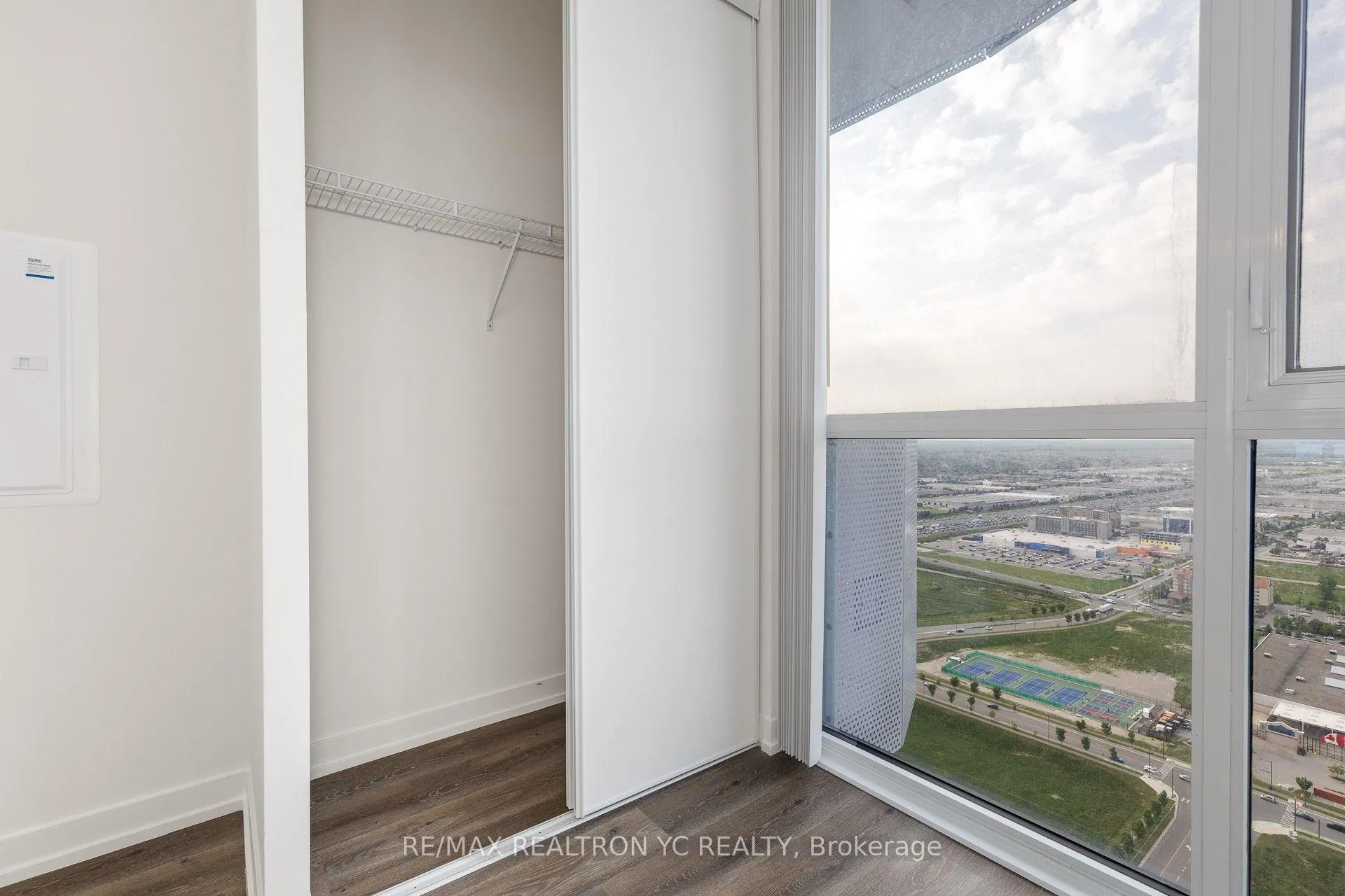 Photo 9 of Unit 4709, 225 Commerce Street, Vaughan, Vaughan Corporate Centre — HOMEH