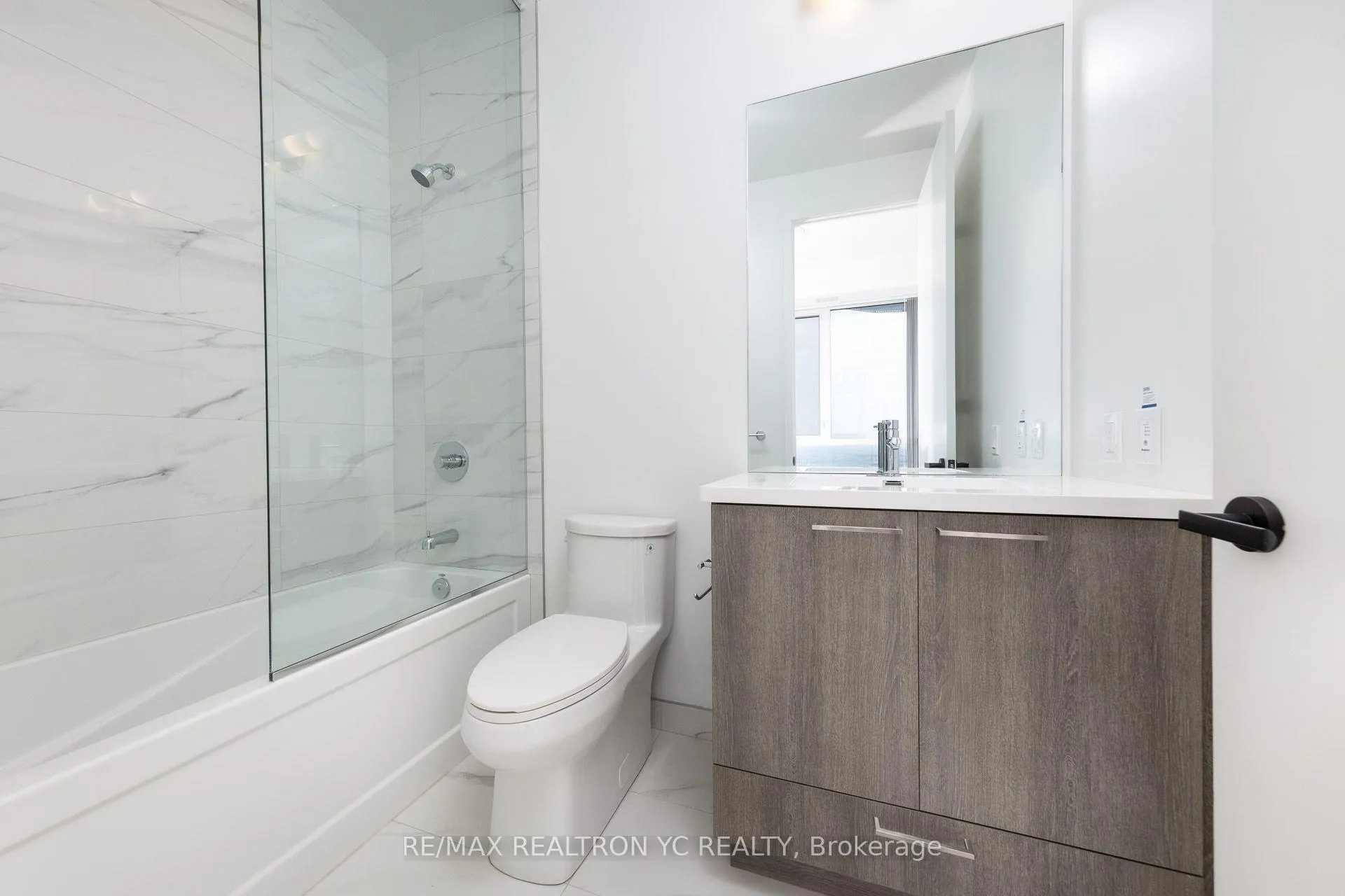 Photo 10 of Unit 4709, 225 Commerce Street, Vaughan, Vaughan Corporate Centre — HOMEH