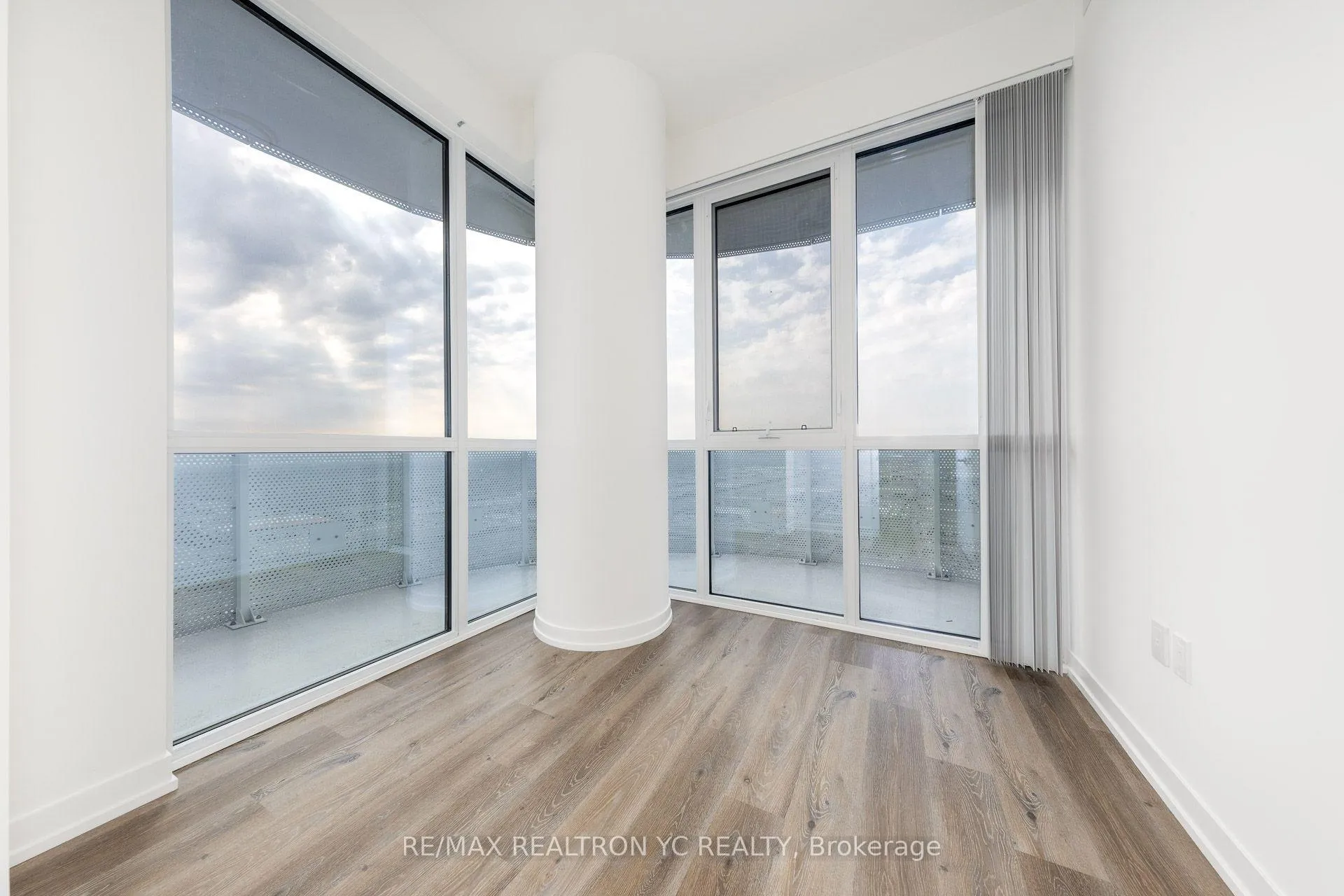Photo 11 of Unit 4709, 225 Commerce Street, Vaughan, Vaughan Corporate Centre — HOMEH