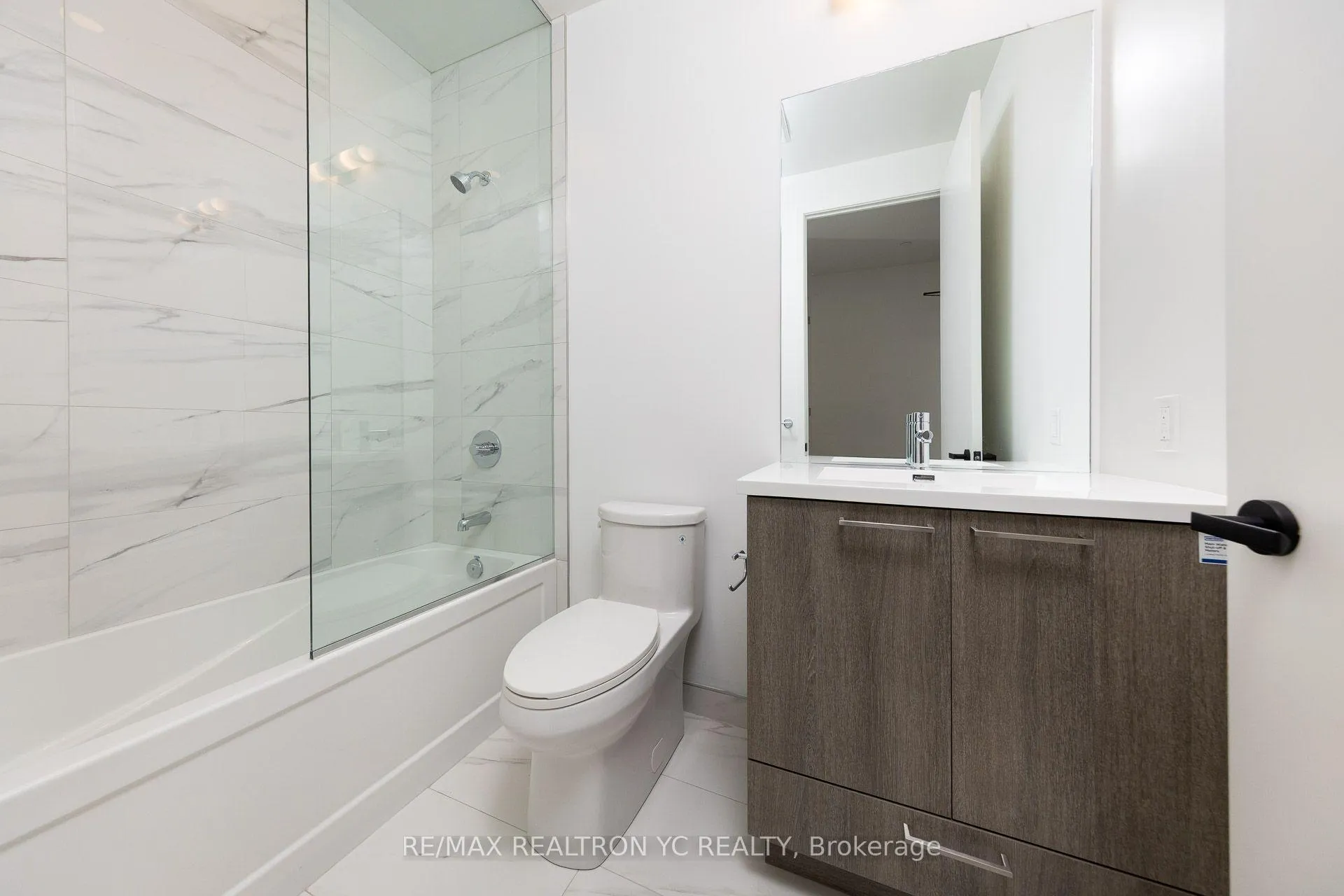 Photo 14 of Unit 4709, 225 Commerce Street, Vaughan, Vaughan Corporate Centre — HOMEH