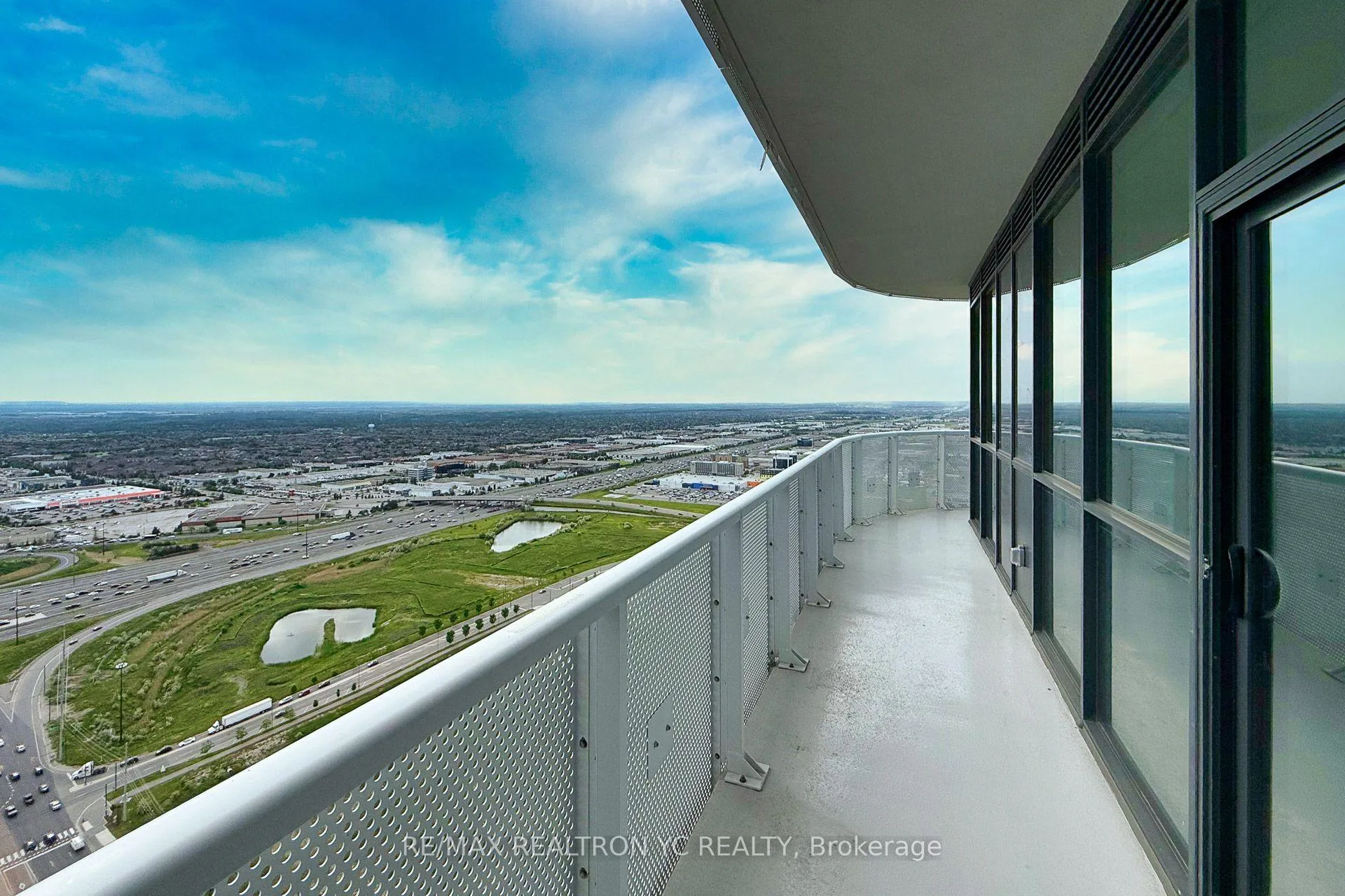 Photo 16 of Unit 4709, 225 Commerce Street, Vaughan, Vaughan Corporate Centre — HOMEH