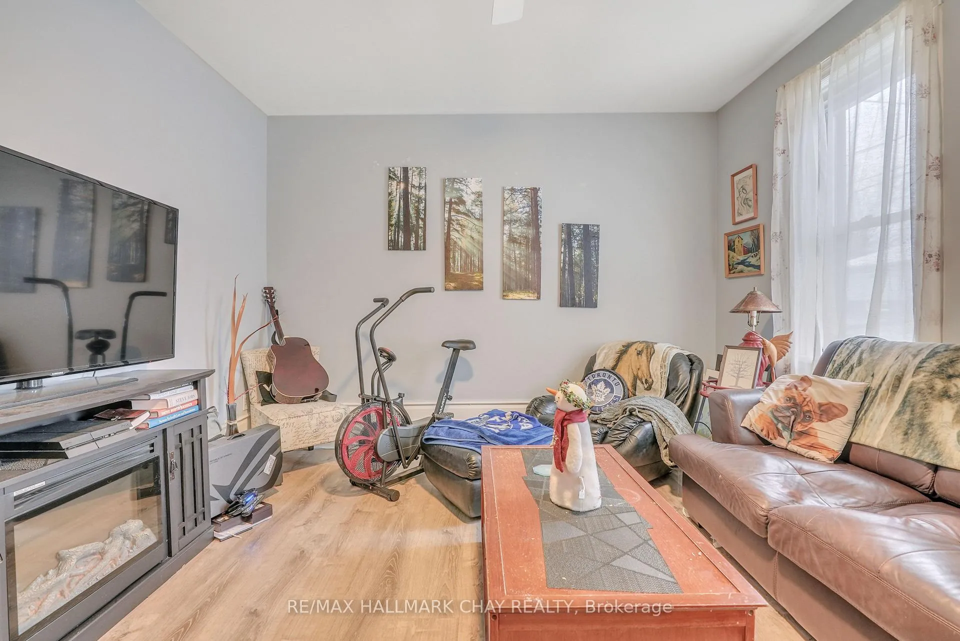 Photo 3 of 8 Maria Street, Springwater, Elmvale — HOMEH