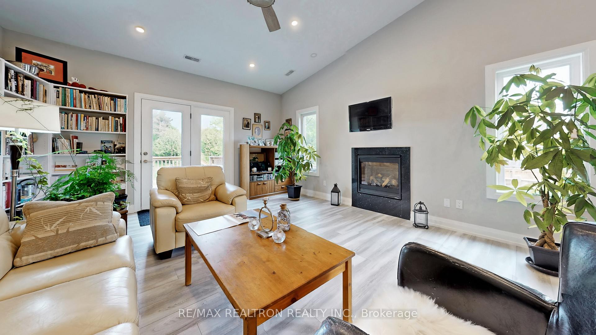 Photo 8 of 785 Sedore Avenue, Georgina, Sutton & Jackson's Point — HOMEH
