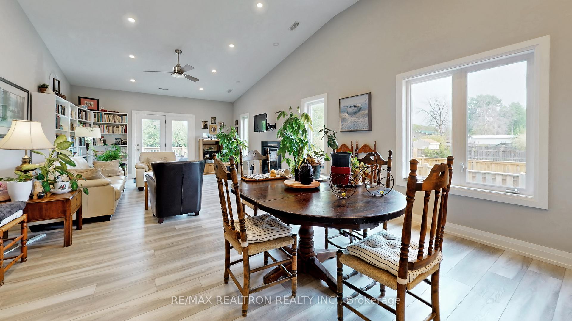 Photo 10 of 785 Sedore Avenue, Georgina, Sutton & Jackson's Point — HOMEH