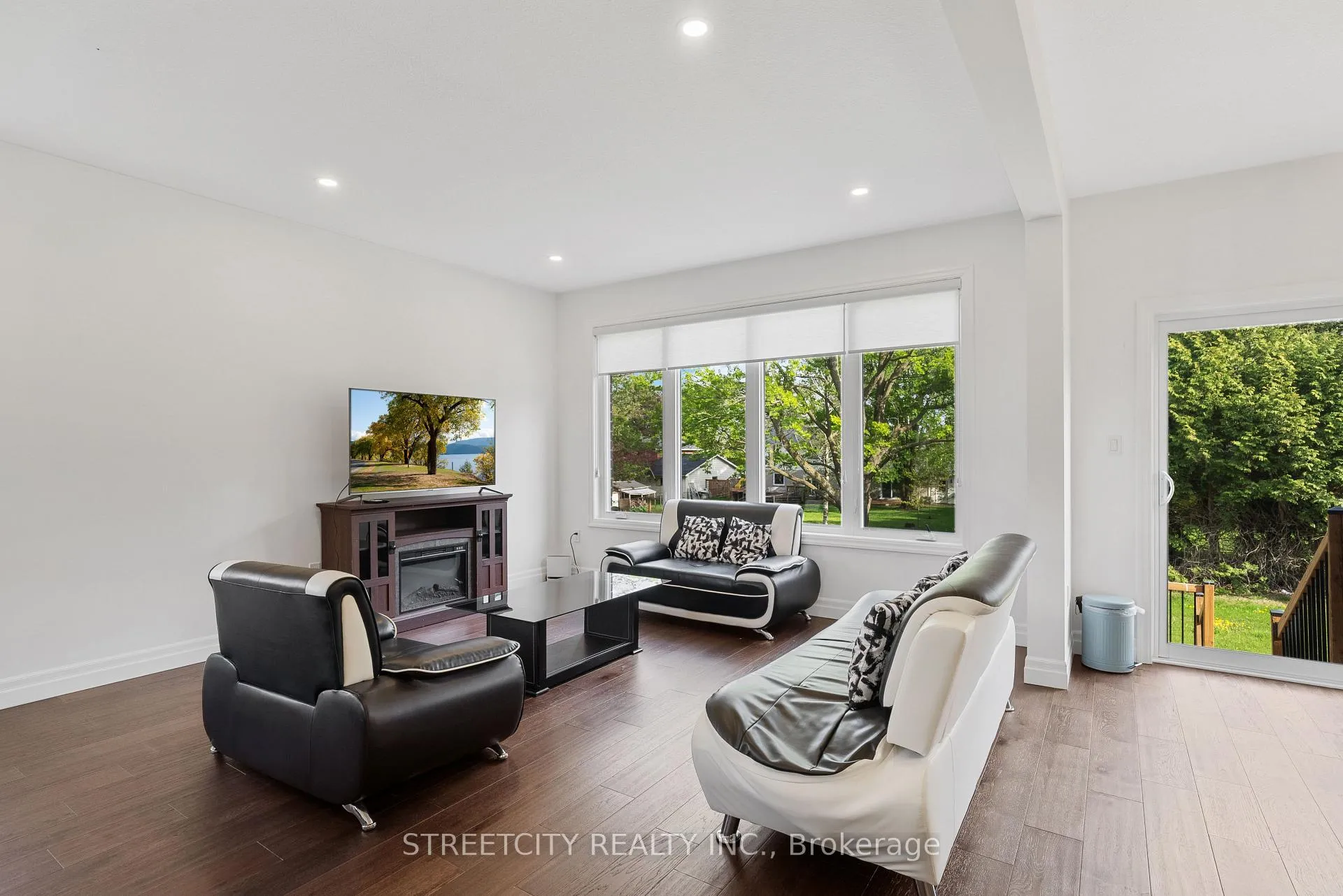 Photo 13 of 101 Basil Crescent, Middlesex Centre, Ilderton — HOMEH