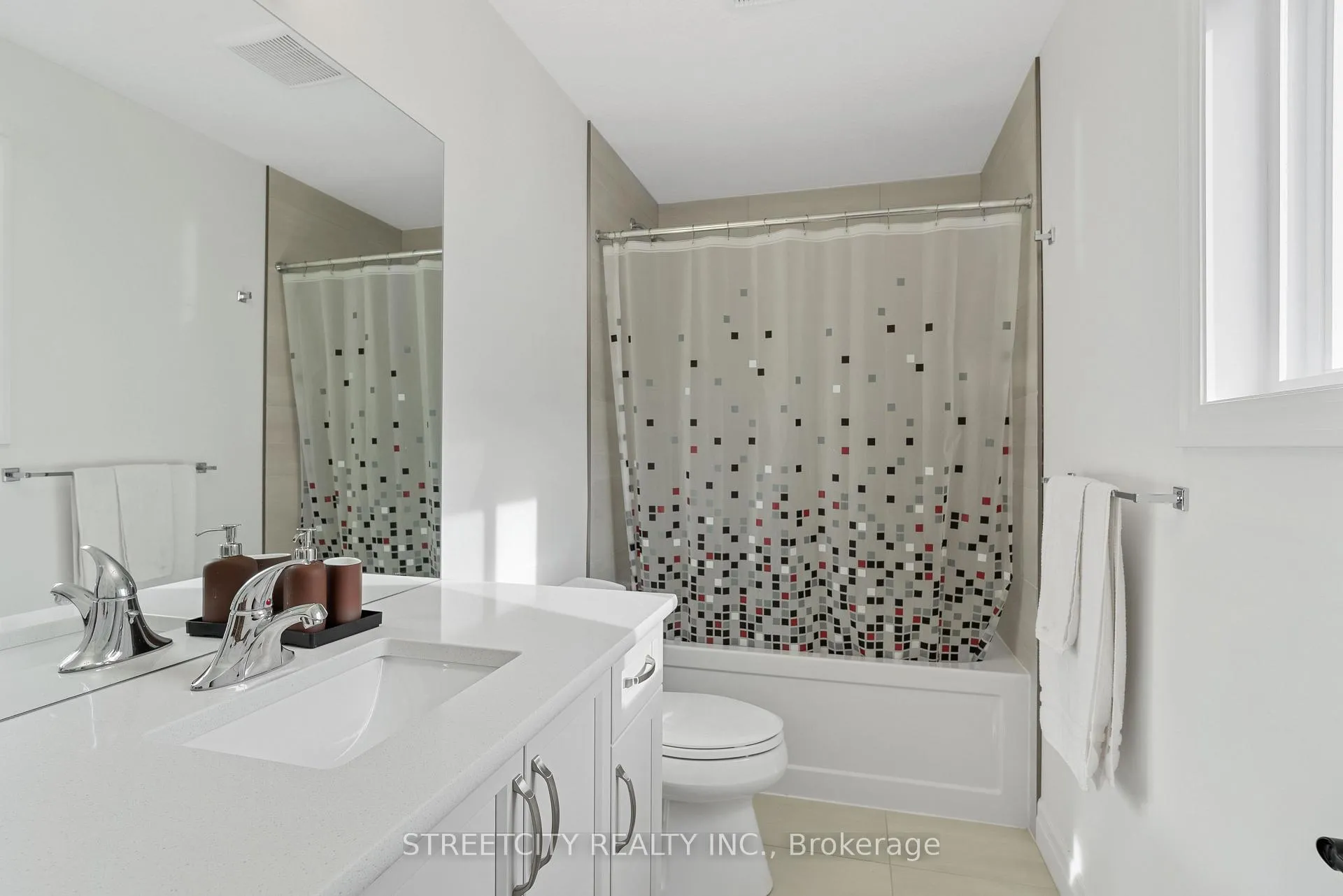 Photo 42 of 101 Basil Crescent, Middlesex Centre, Ilderton — HOMEH