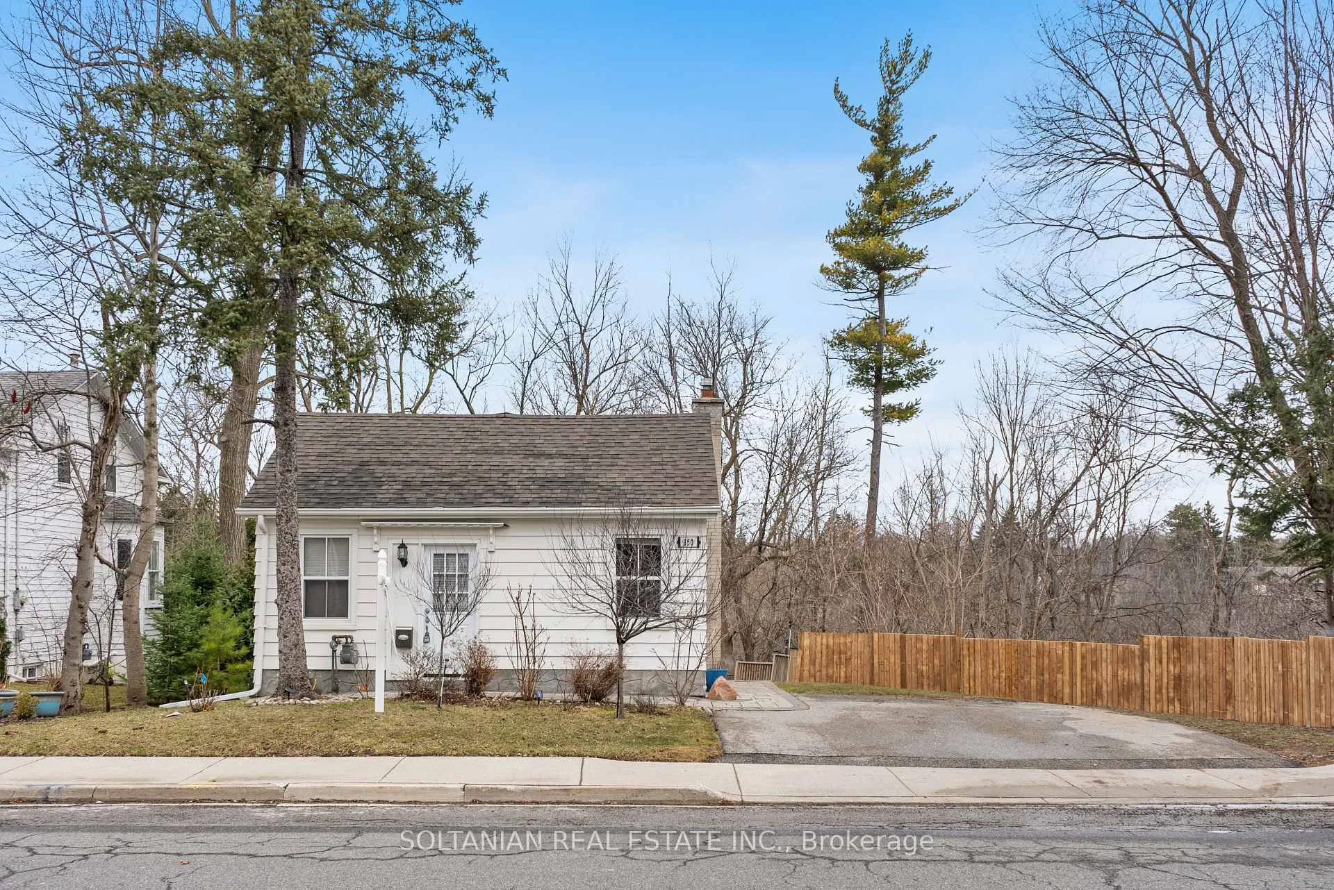 Photo 2 of 150 John Street, Markham, Thornhill — HOMEH