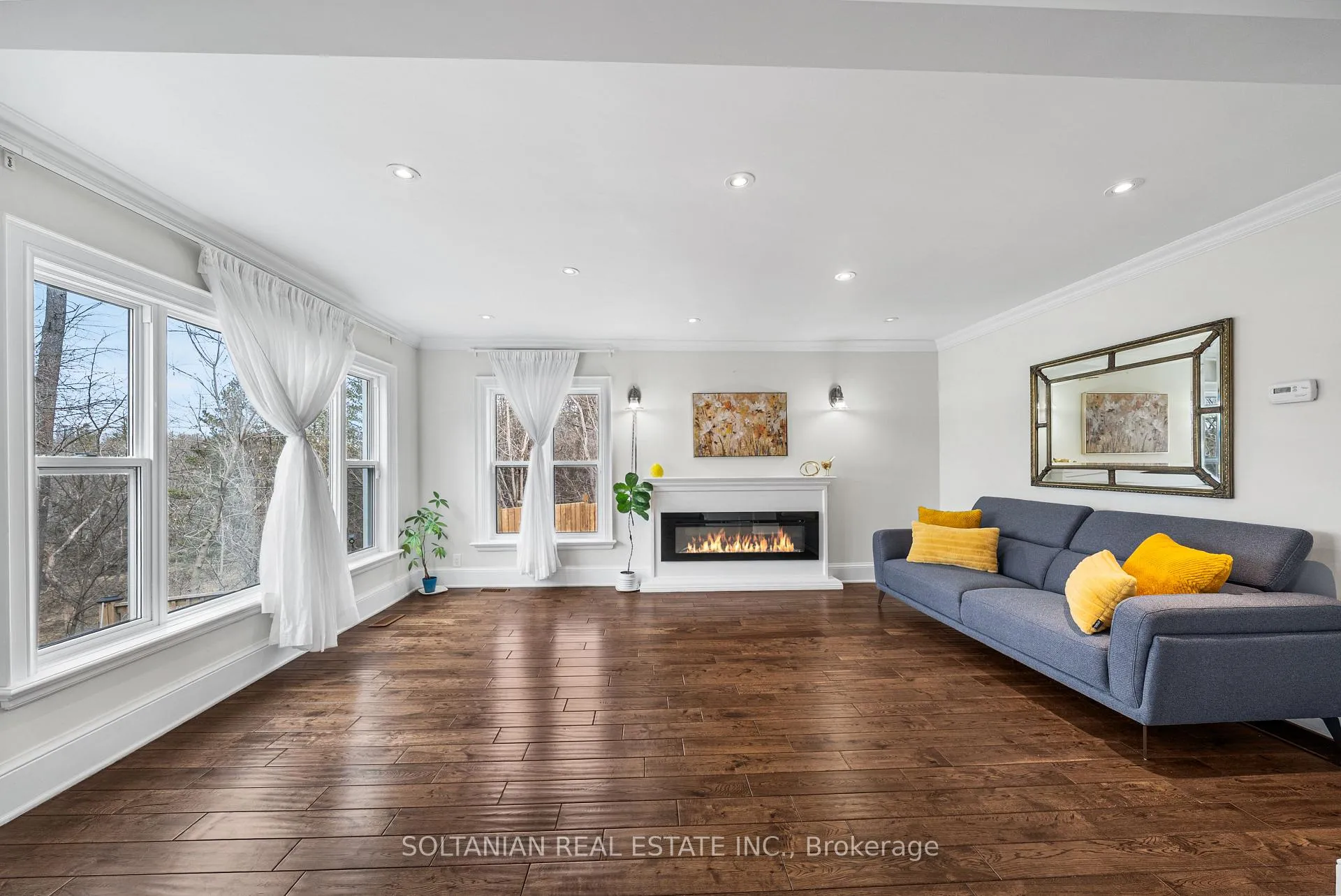 Photo 3 of 150 John Street, Markham, Thornhill — HOMEH