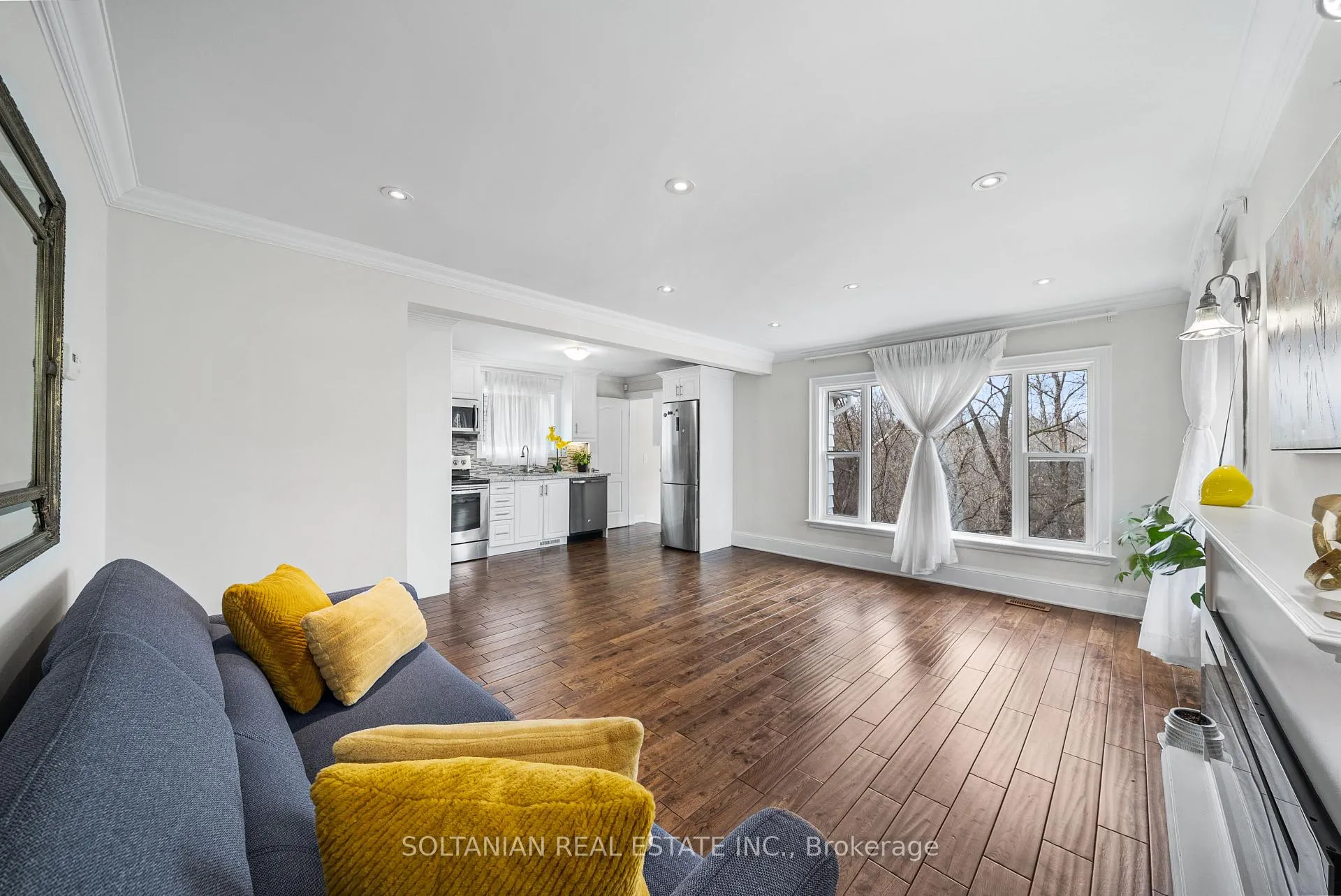 Photo 4 of 150 John Street, Markham, Thornhill — HOMEH