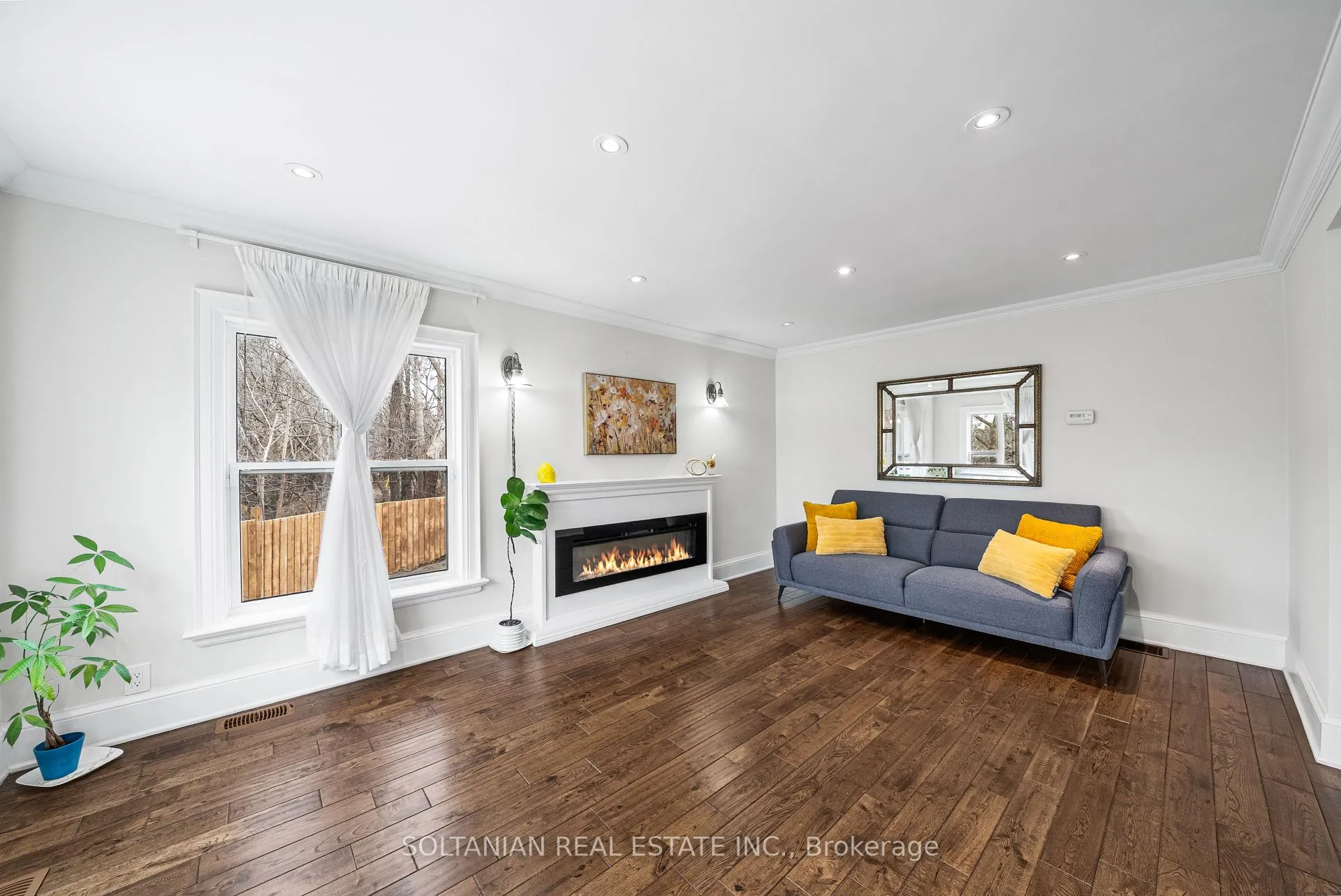 Photo 5 of 150 John Street, Markham, Thornhill — HOMEH
