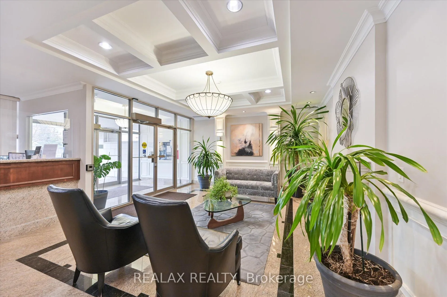 Photo 4 of Unit 302, 130 Pond Drive, Markham, Commerce Valley — HOMEH