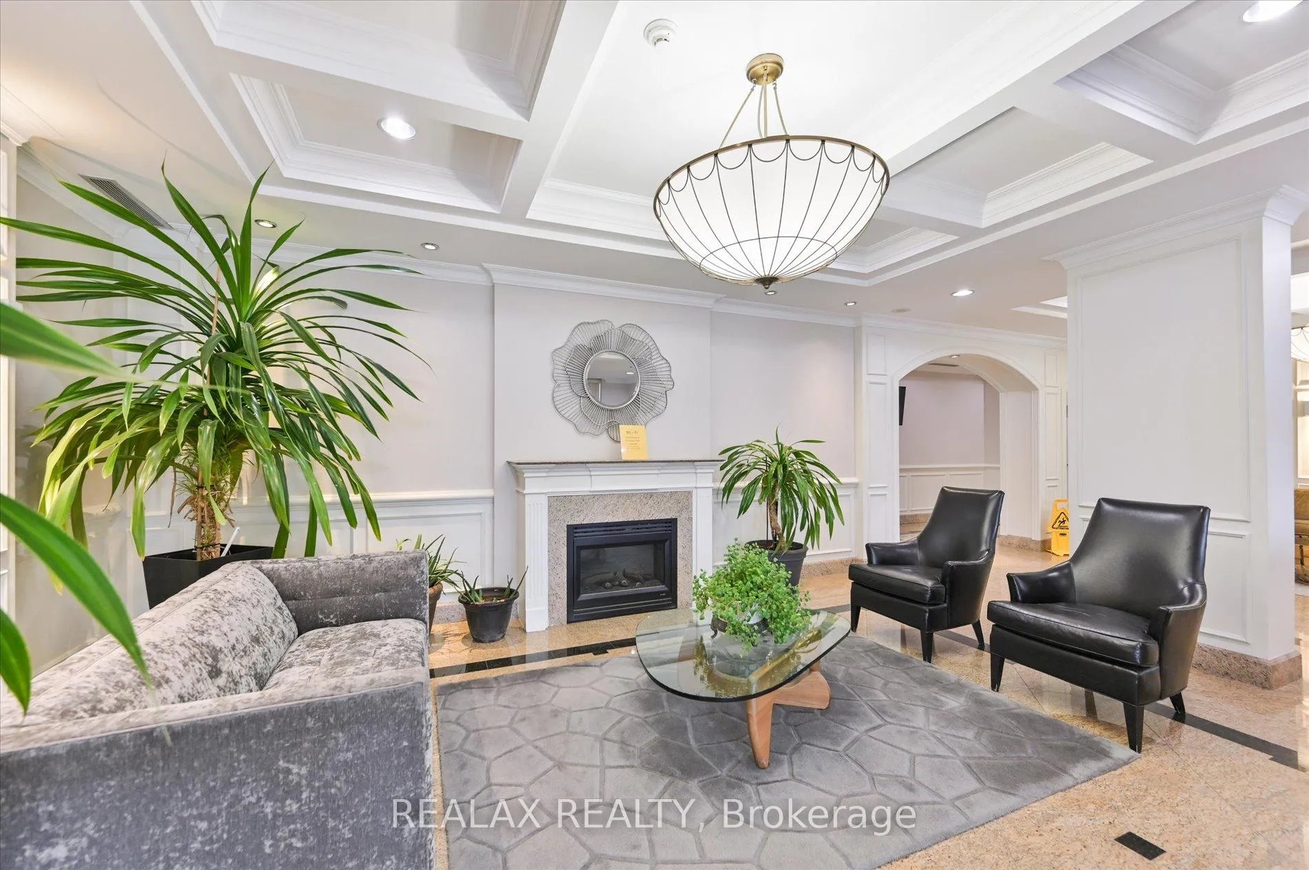 Photo 5 of Unit 302, 130 Pond Drive, Markham, Commerce Valley — HOMEH